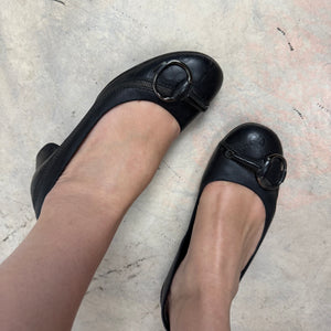 Black monogram ballet flat (36.5)