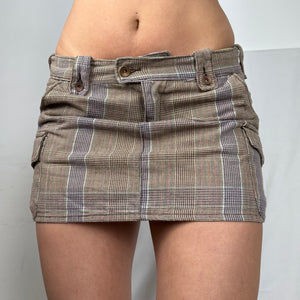 Beige check print low rise cargo mini skirt (S/M)