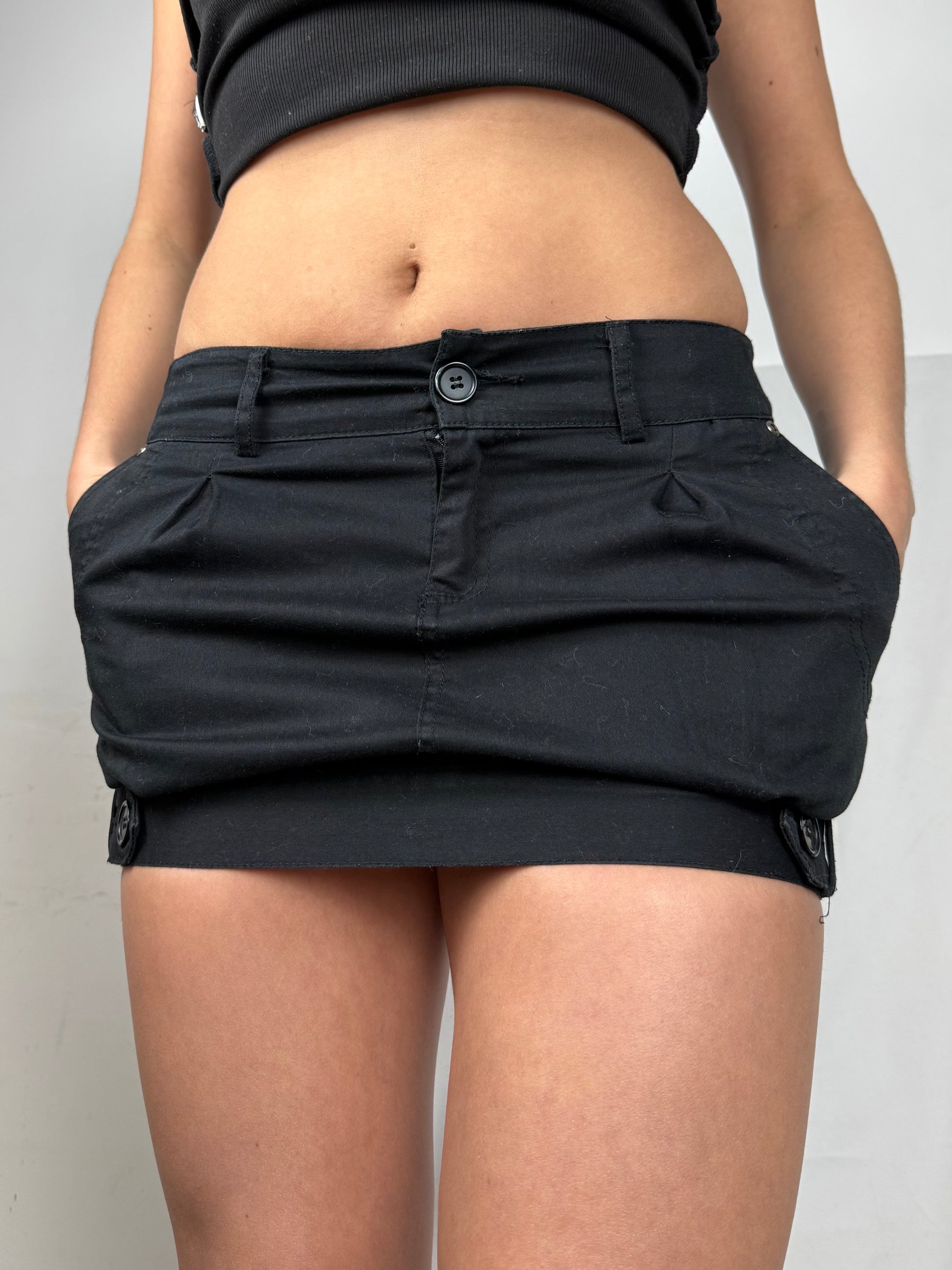 Black low rise office mini skirt (S)
