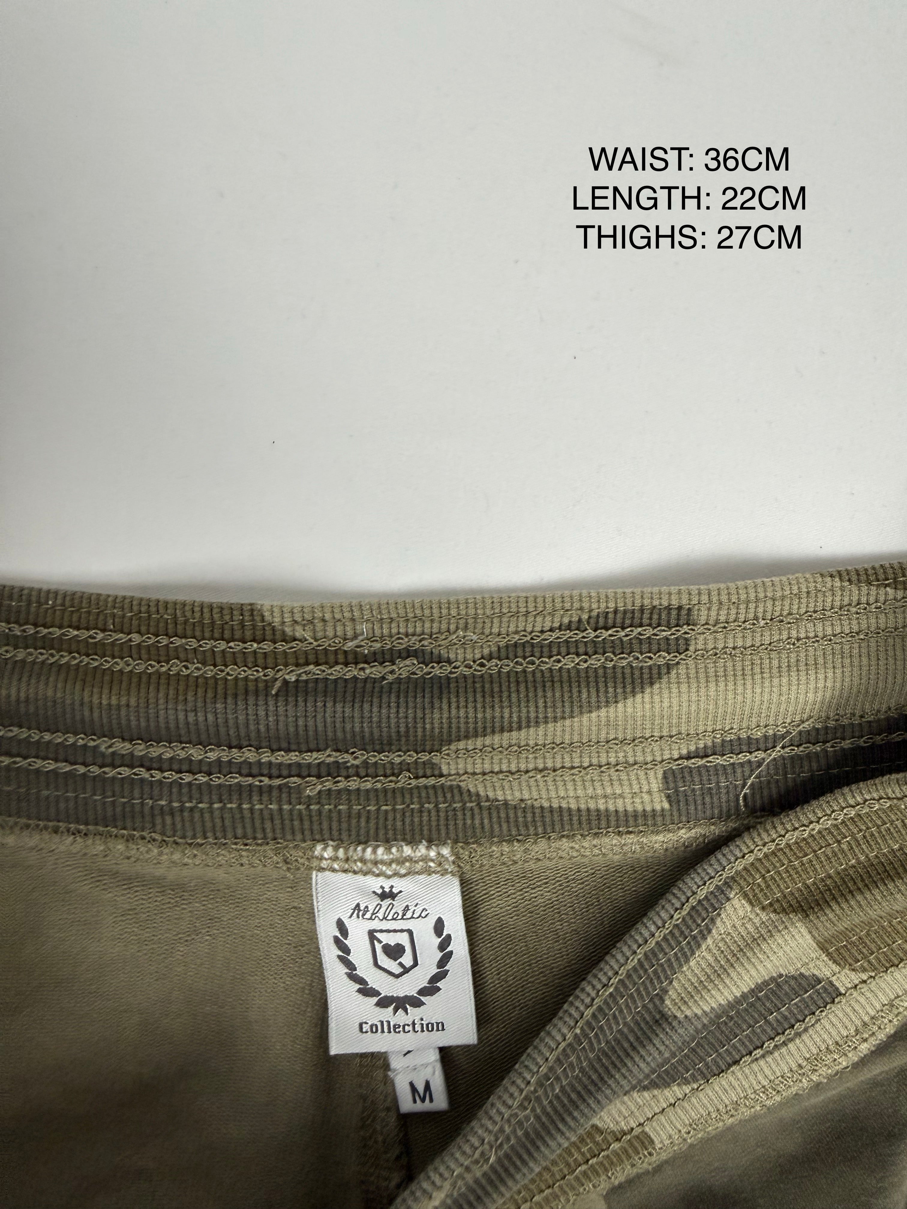 Khaki camo print low rise mini short (M)