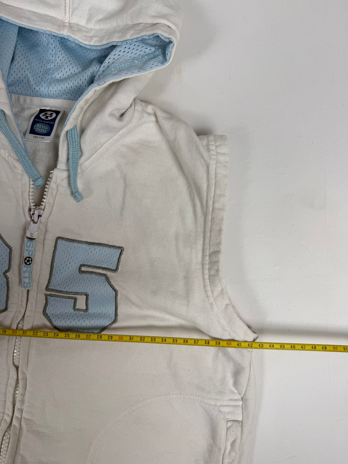 White hooded zip up top (XS)