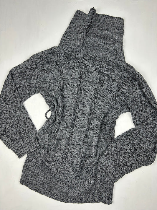 Grey turtleneck jumper (M/L)