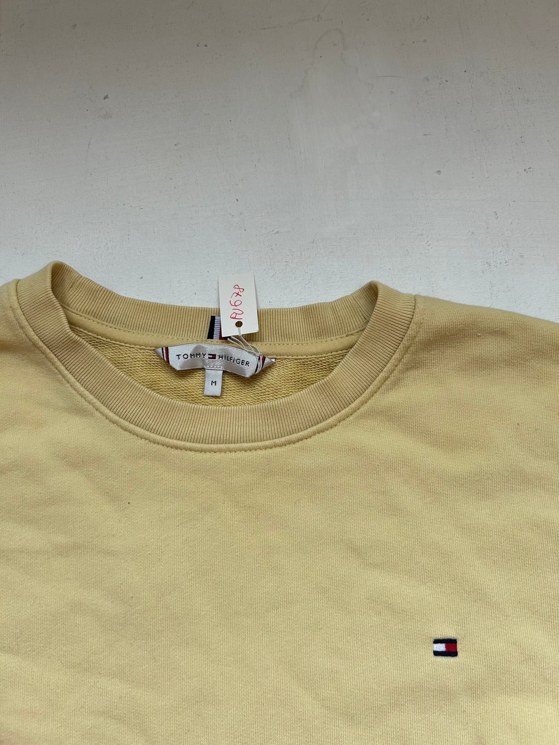 Yellow 90s crewneck sweatshirt (S/M)