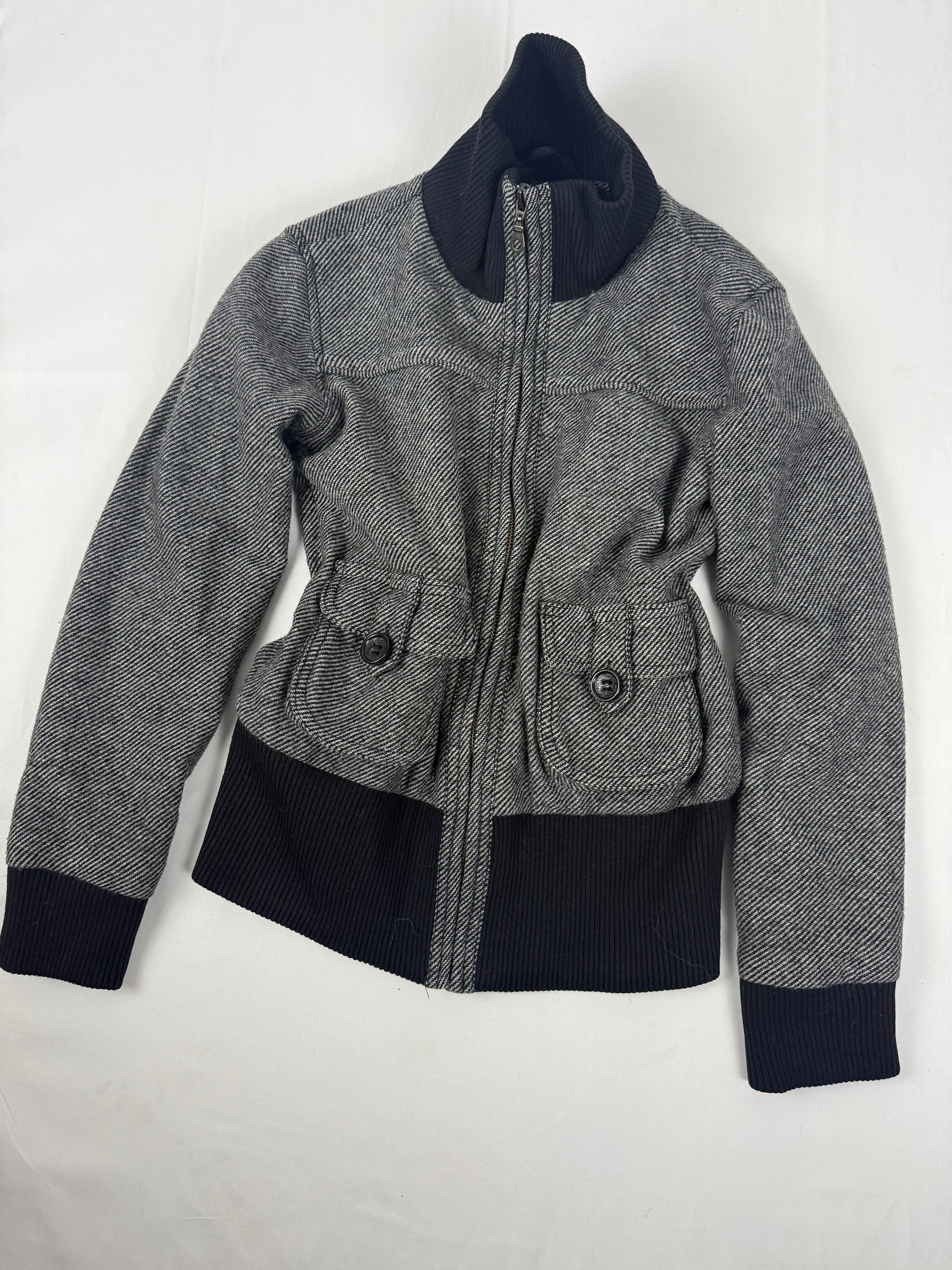 Grey zip up winter jacket (M)