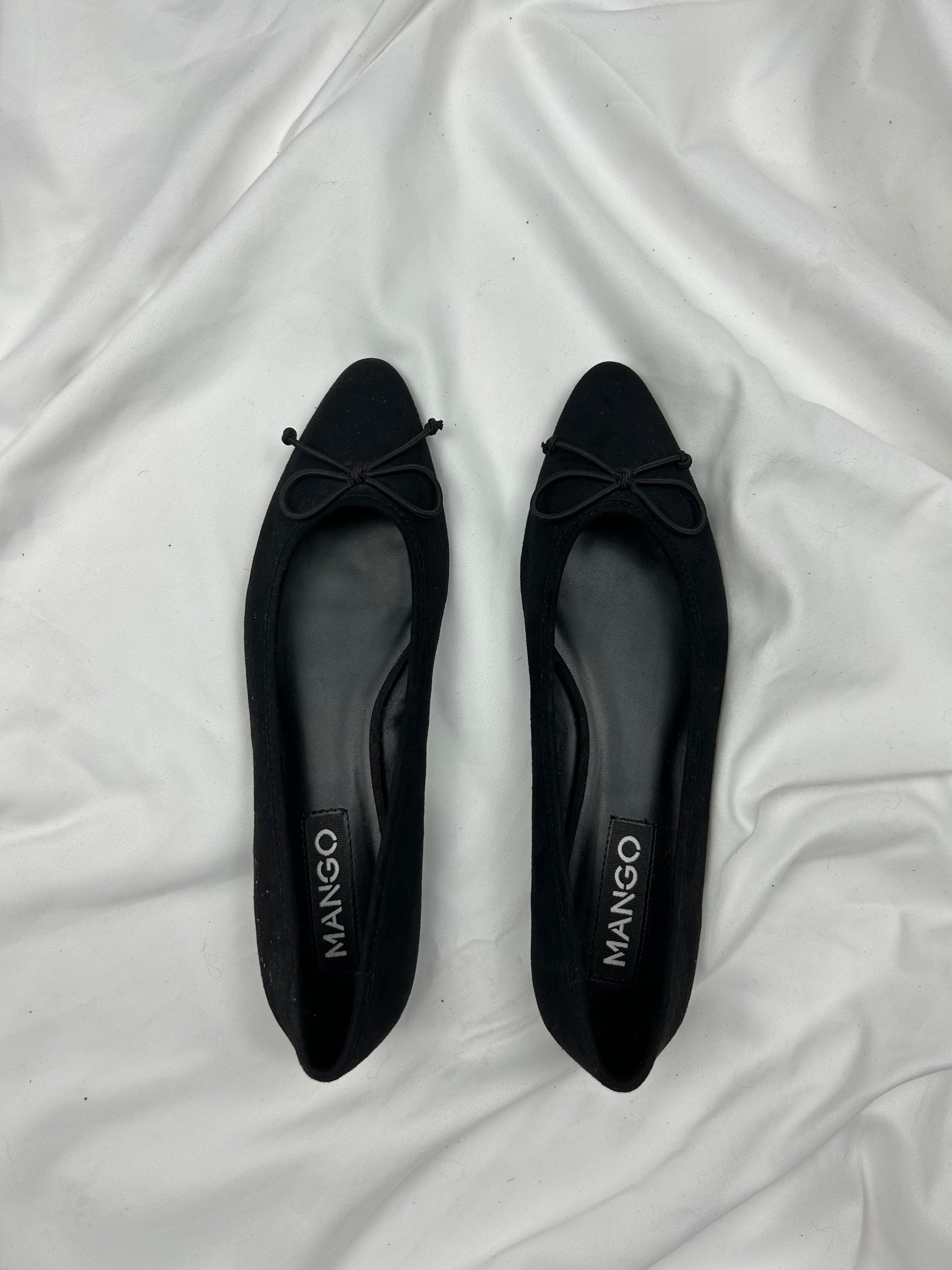 Black brand new  pointed toes ballet shoes (38)