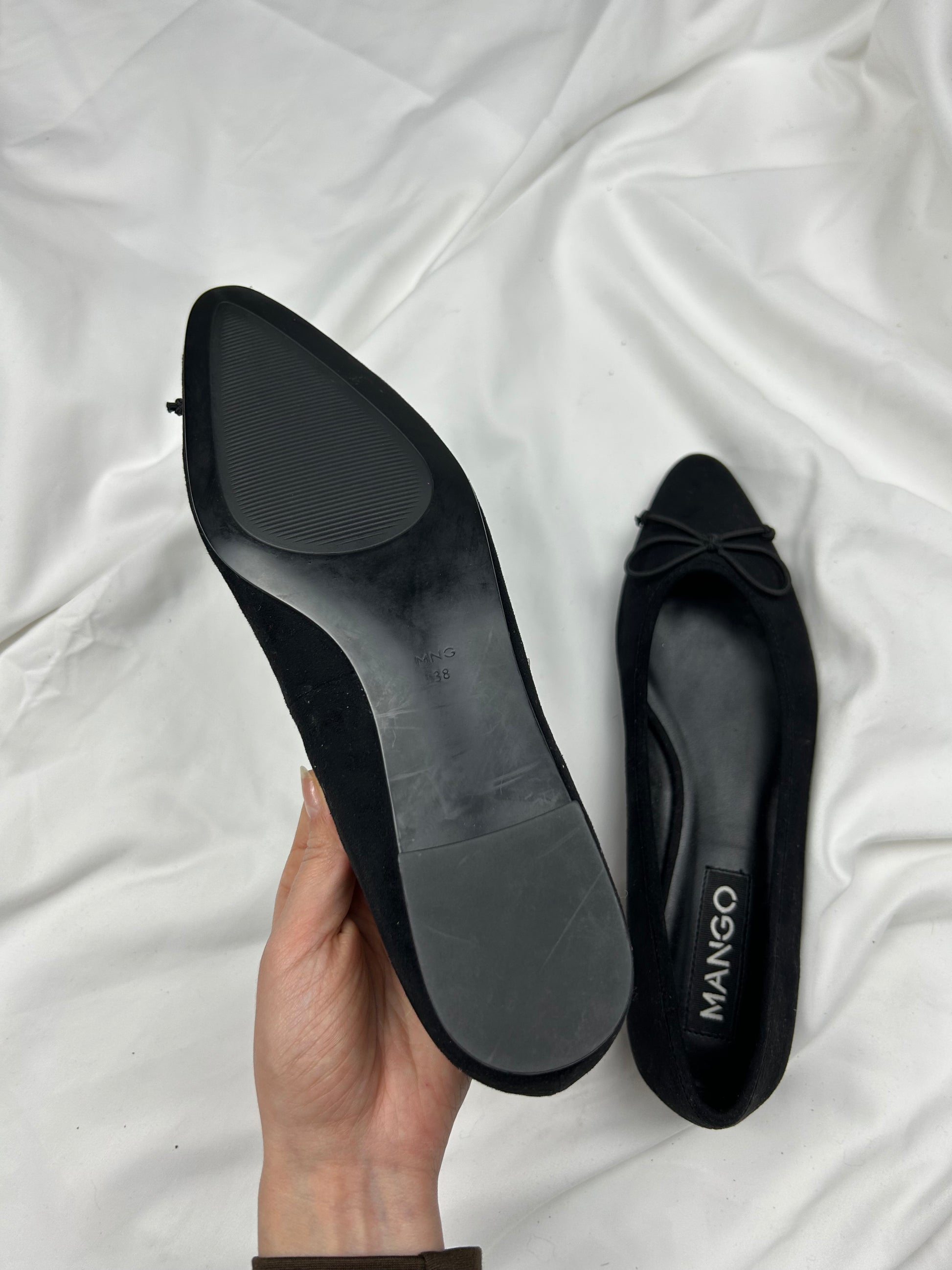 Black brand new  pointed toes ballet shoes (38)