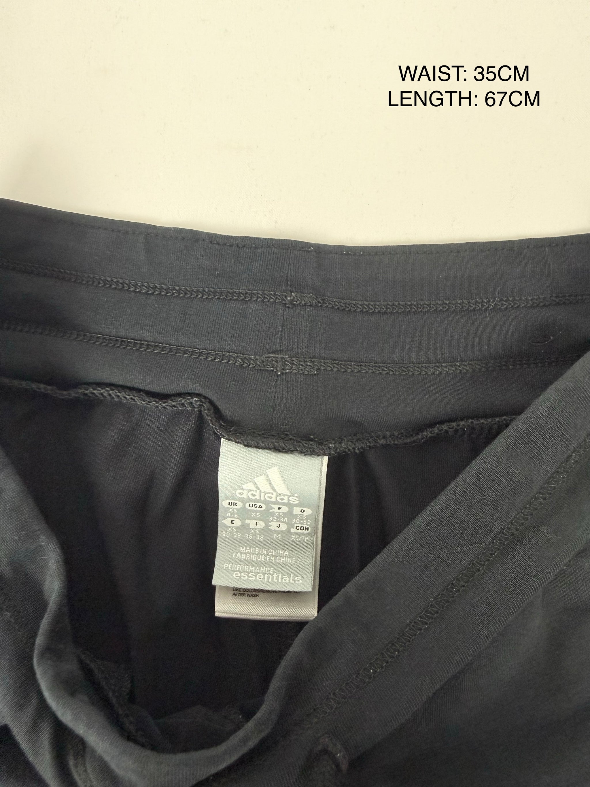 Black & blue activewear capri pants (XS)