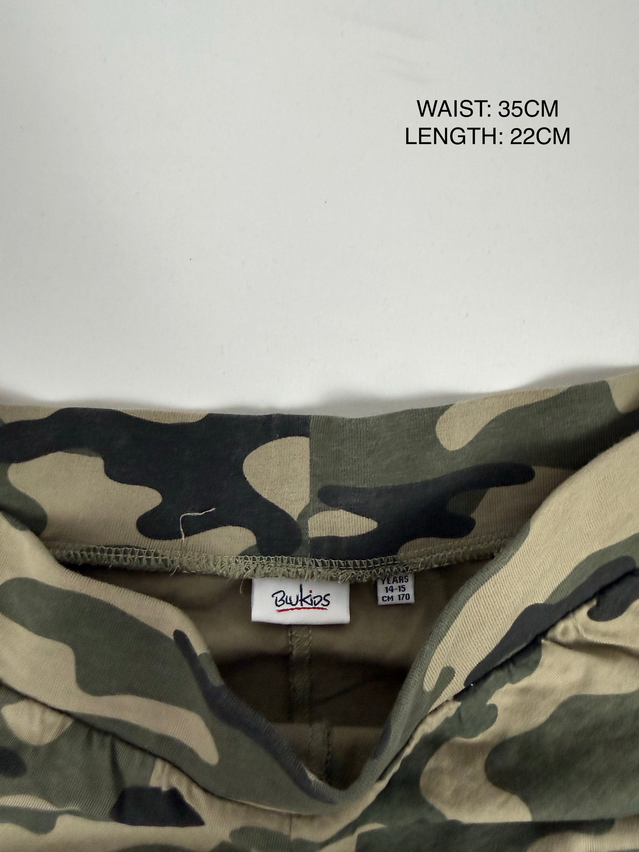 Khaki camo activewear mini short (S)
