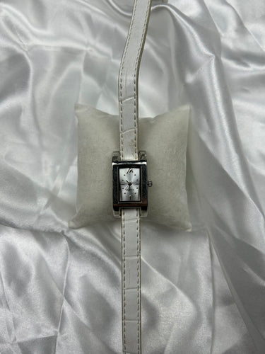 Vintage stainless steel white leather bracelet watch jewelry