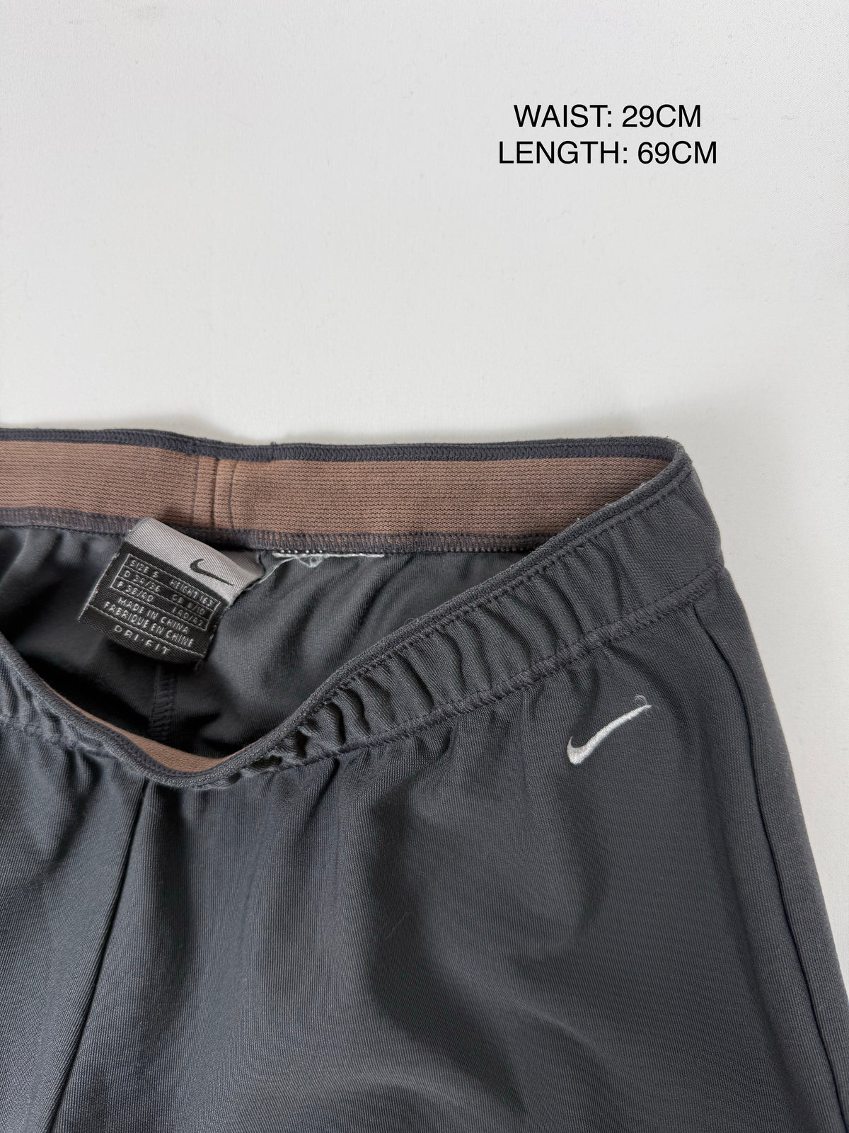 Grey low rise capri pants (S)