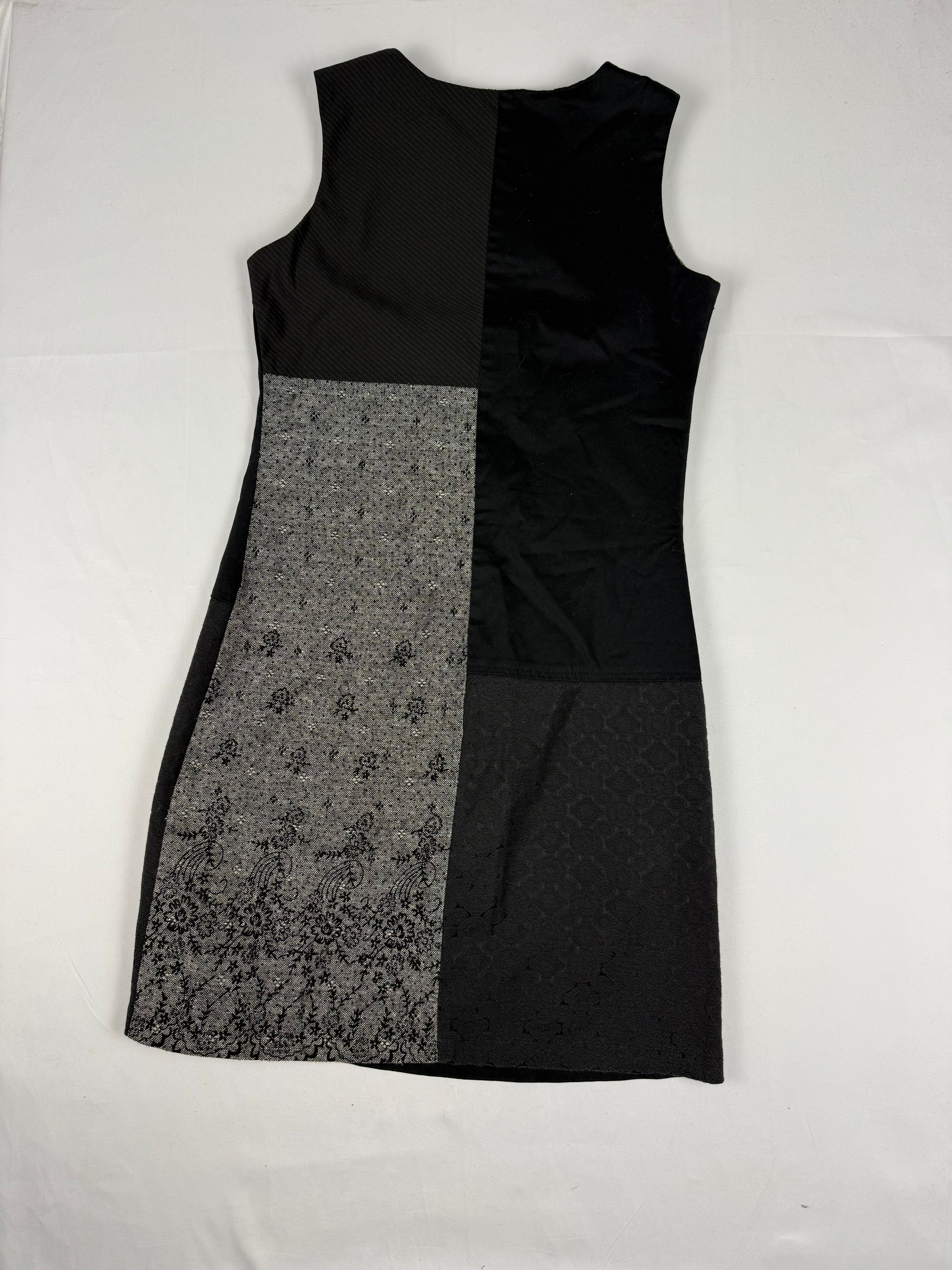 Black tight fit zip up office mini dress (S)