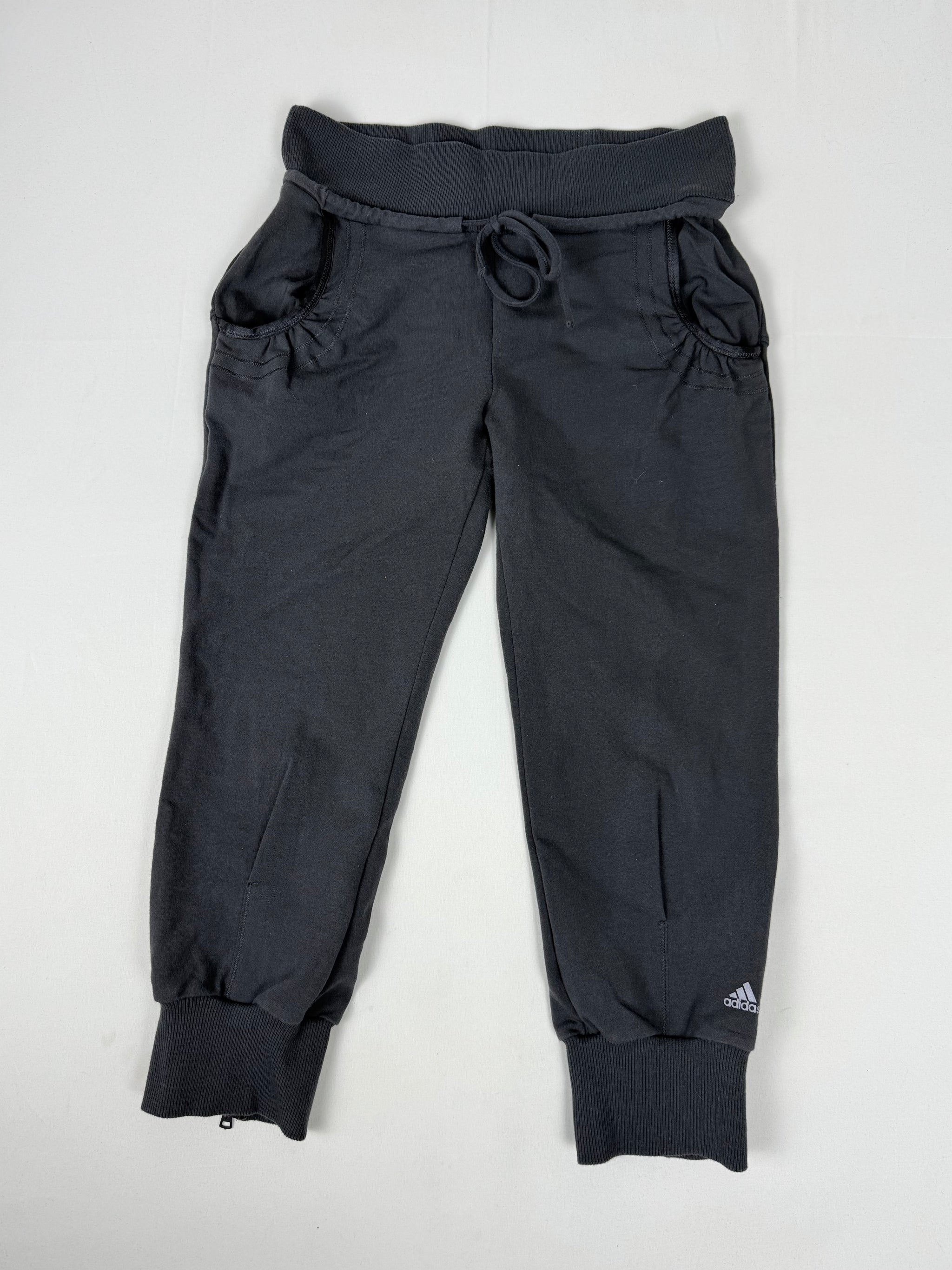 Grey stretchy activewear low rise capri pants (S/M)