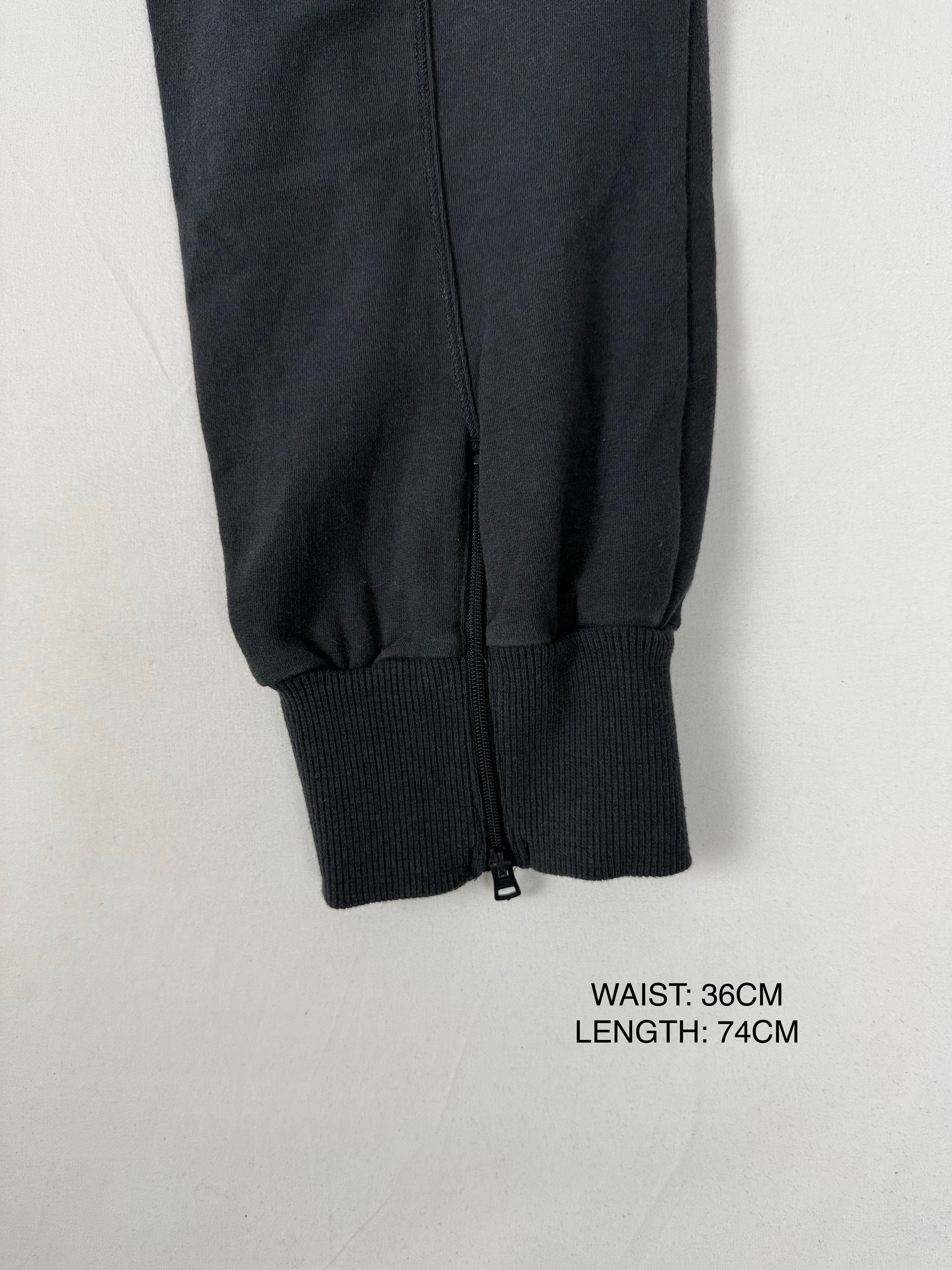 Grey stretchy activewear low rise capri pants (S/M)