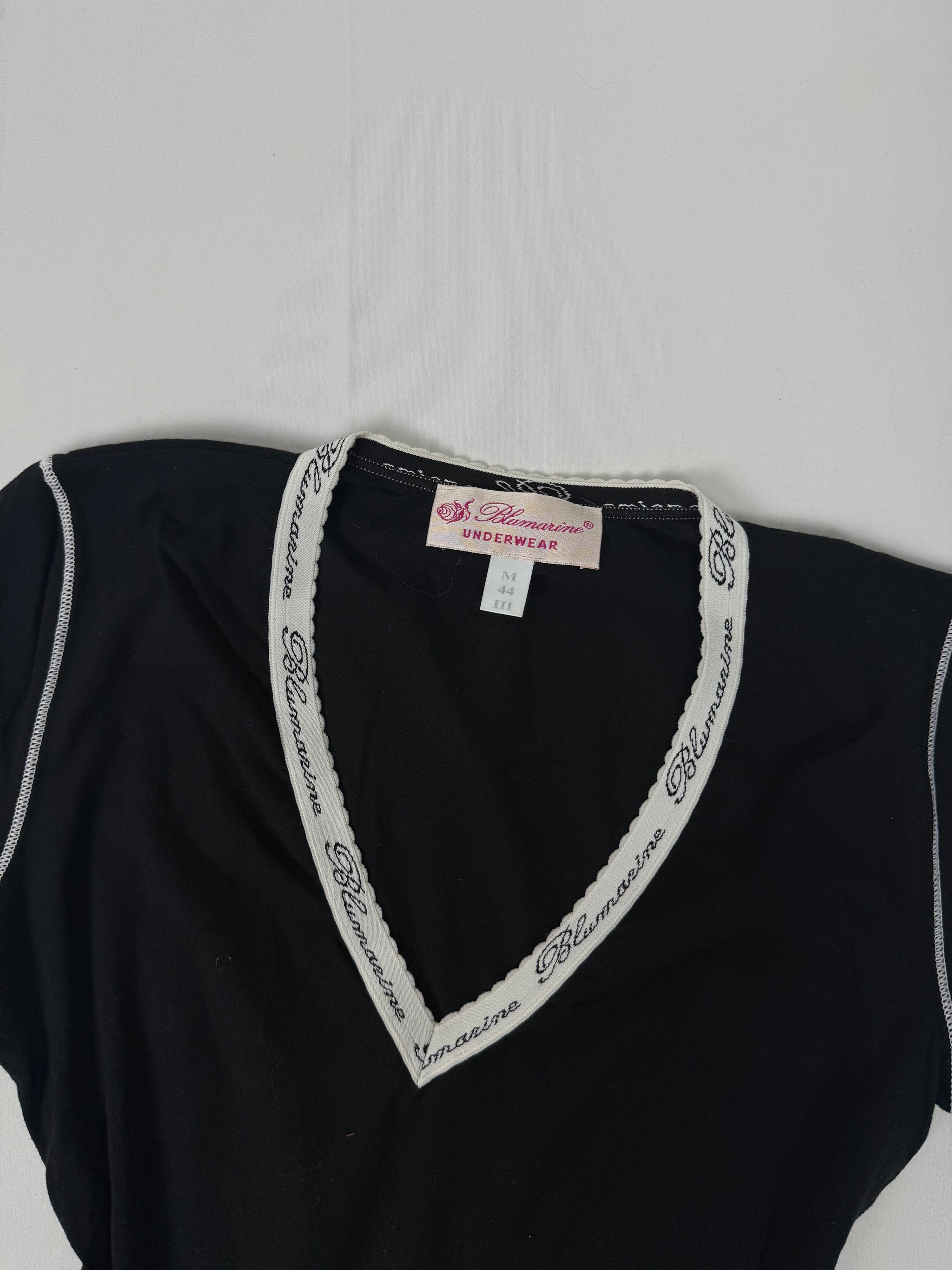 Black V neck tight fit logo tee (M)