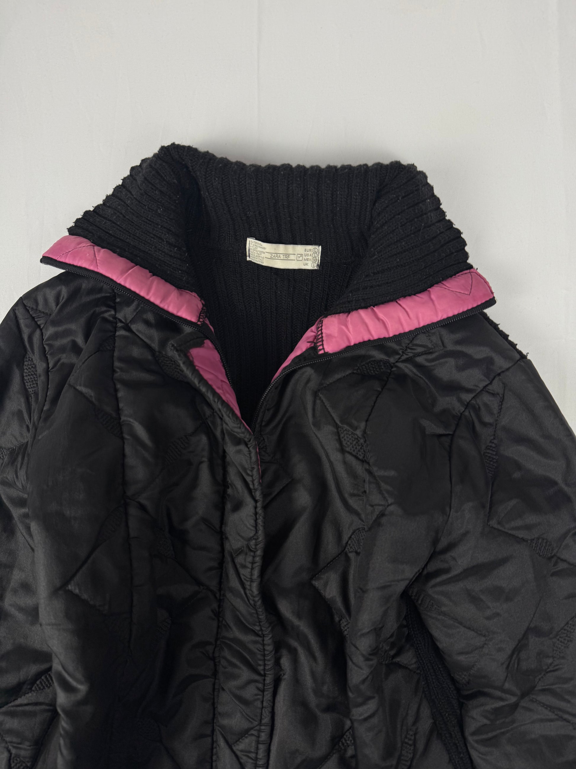 Black zip up puffer jacket (L)