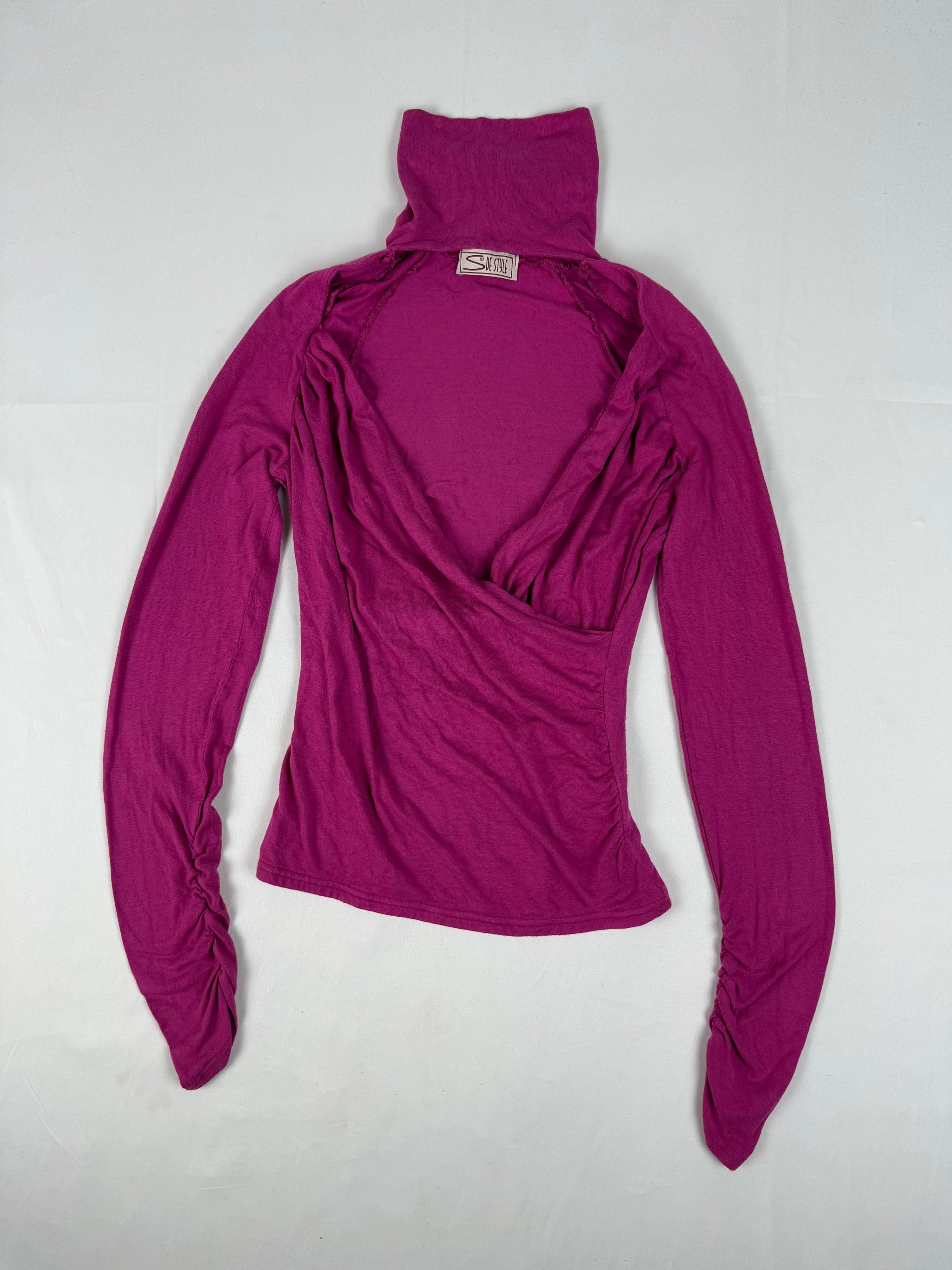 Pink stretchy high neck long sleeves top  (M)