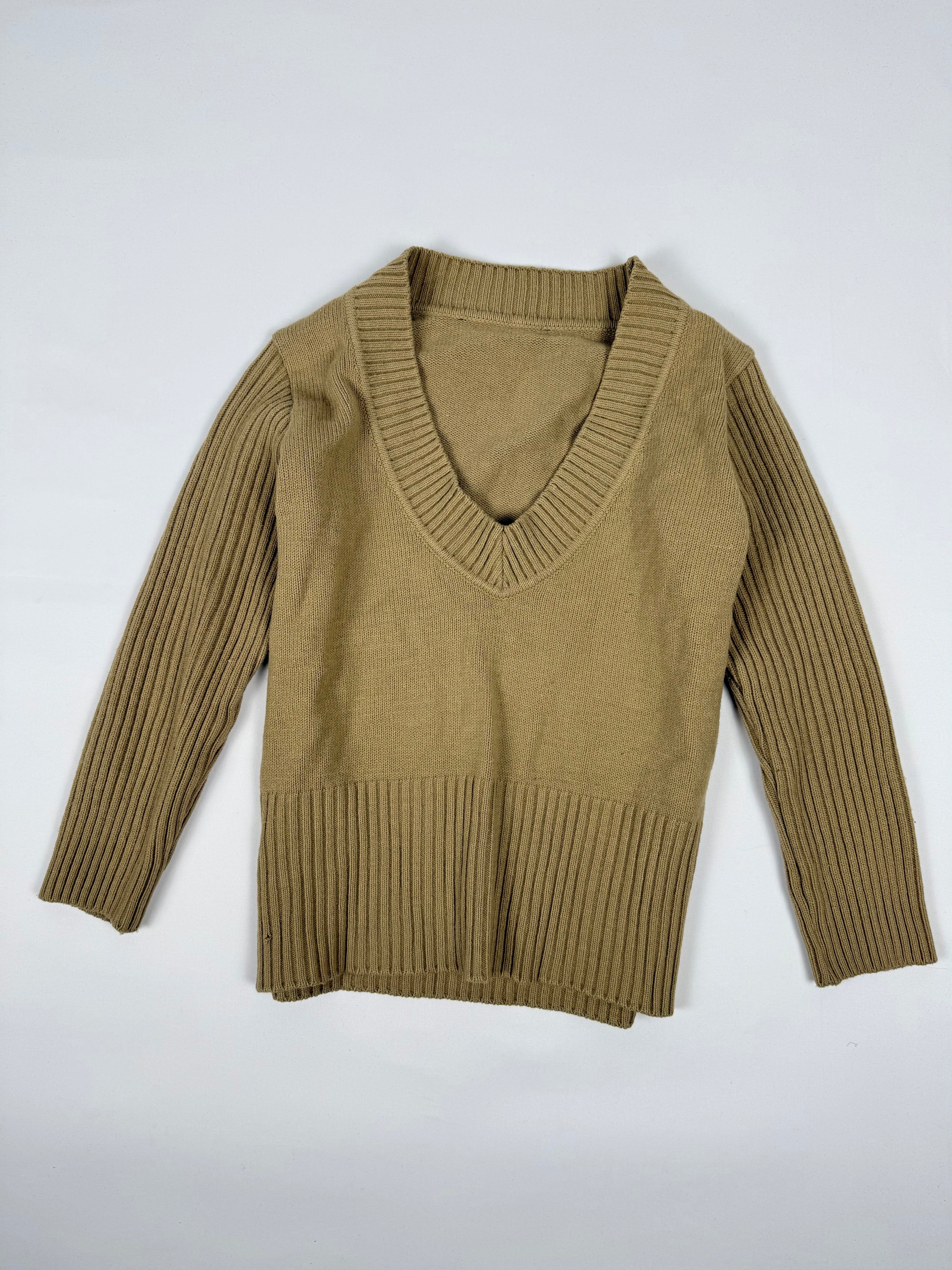 Beige V neck jumper (L)
