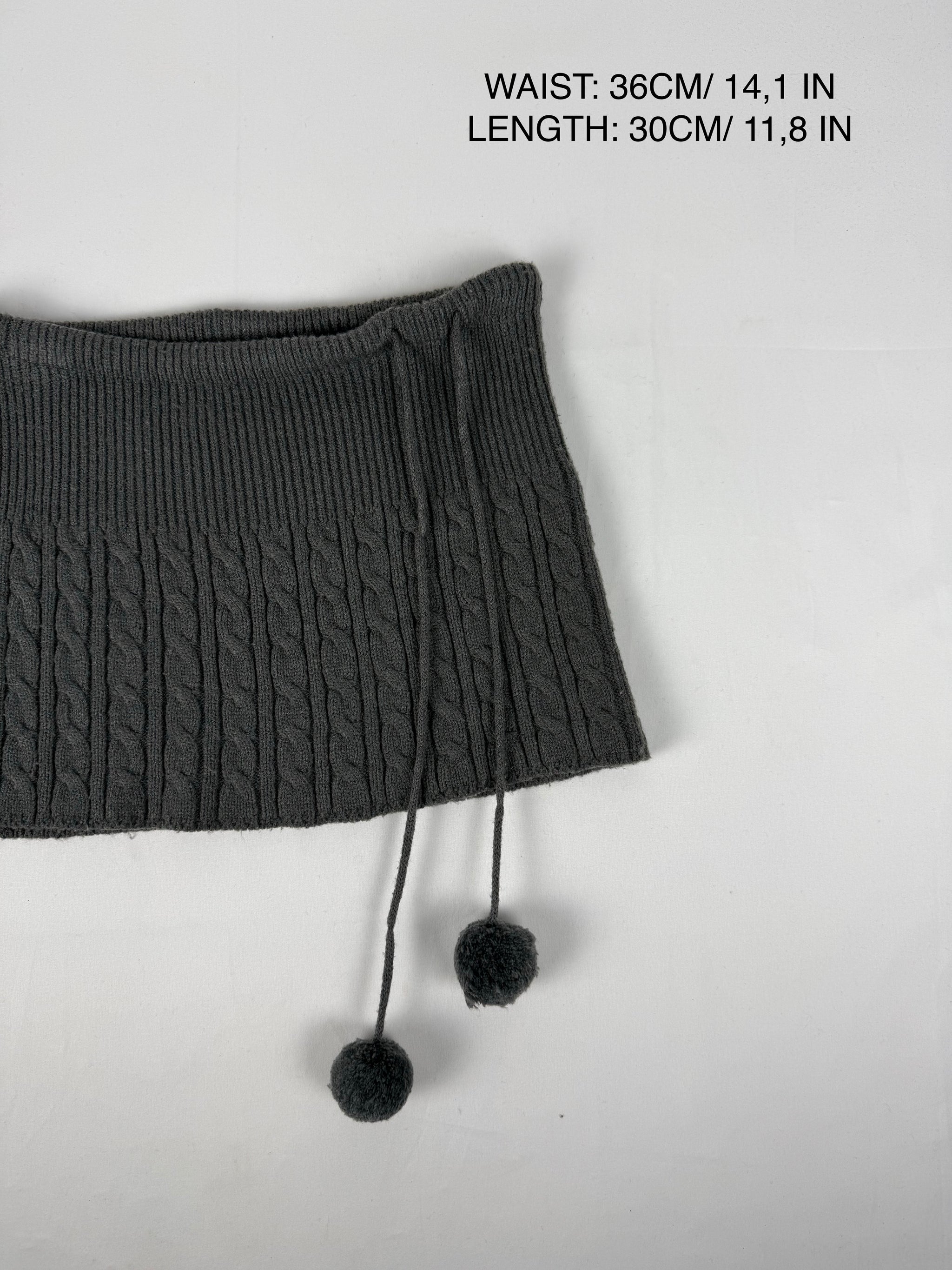 Grey low rise knitted mini skirt (S/M)