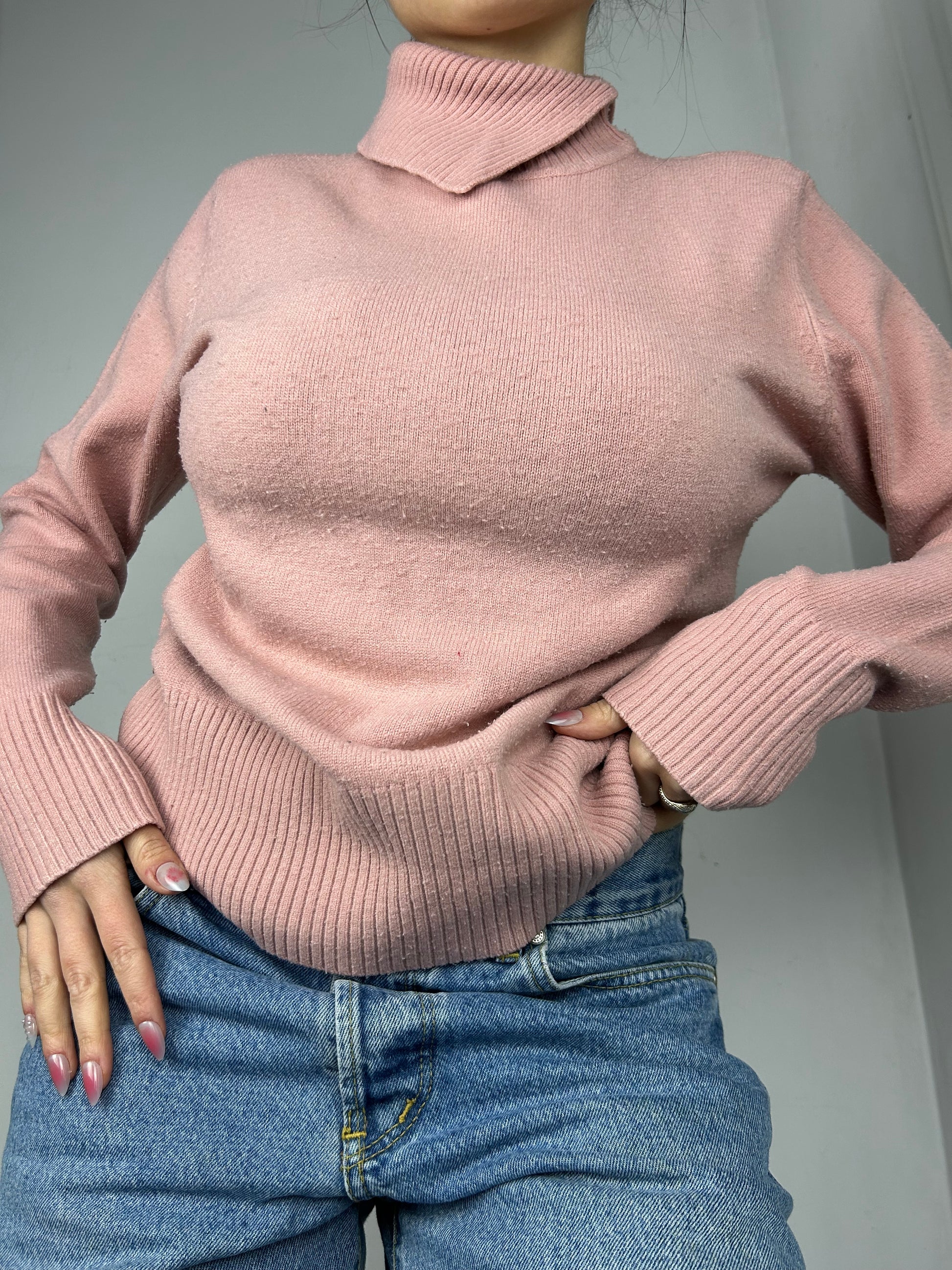 Pink turtleneck jumper (M)