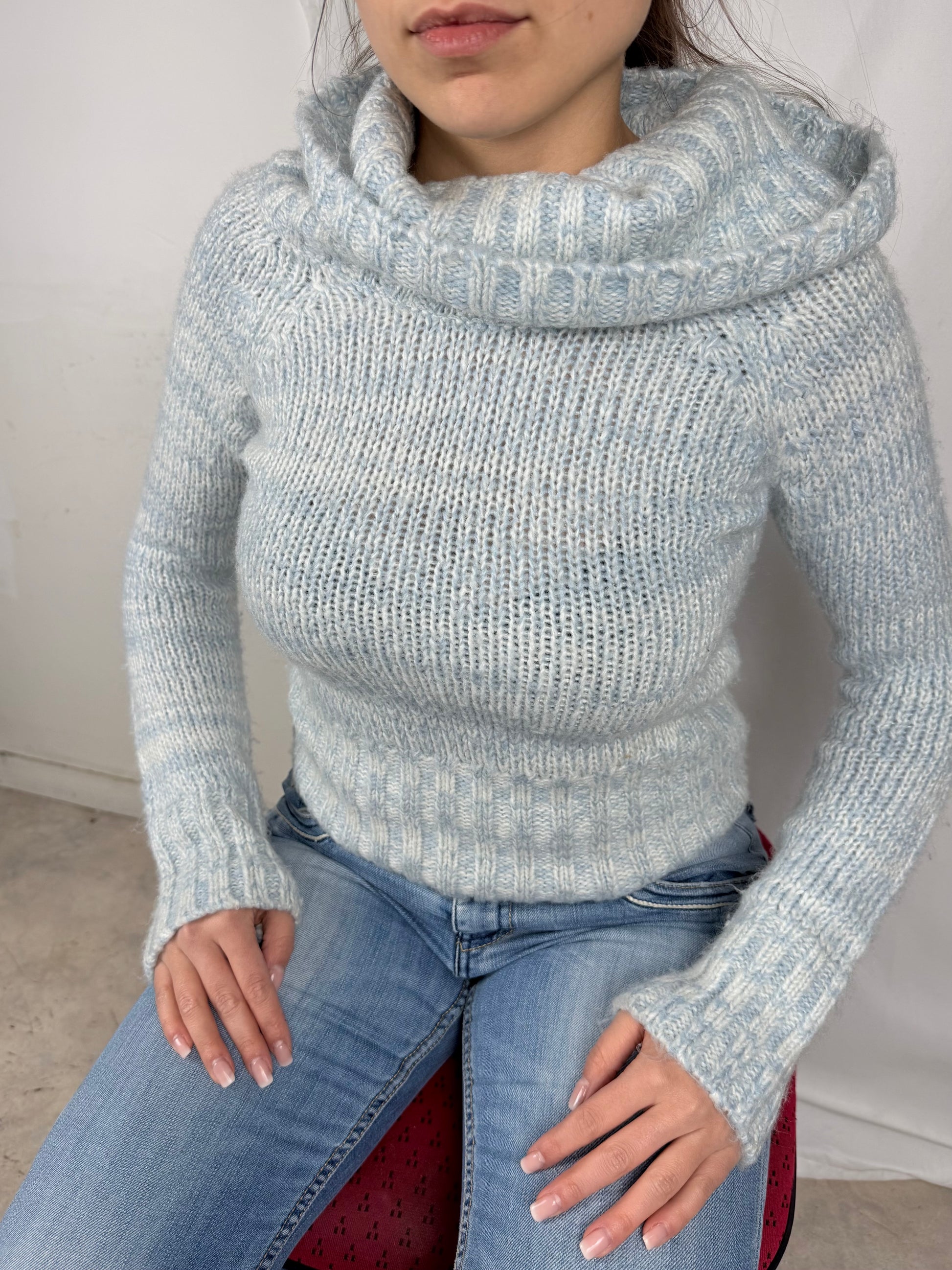 Baby blue turtleneck jumper (S)