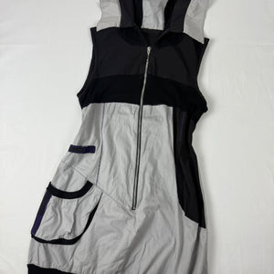 Grey hooded zip up dress (L)