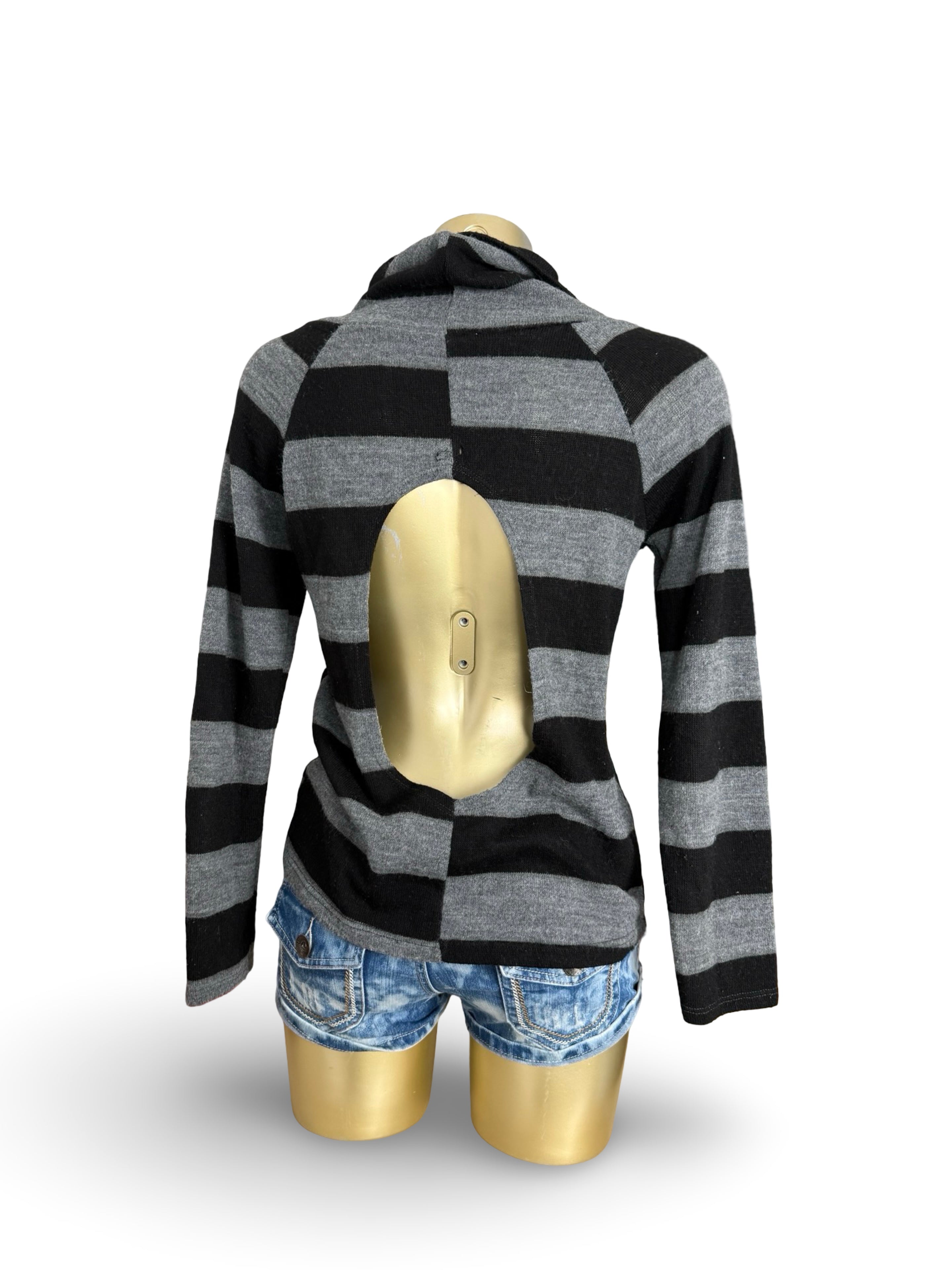 Grey striped backless jumper (L)