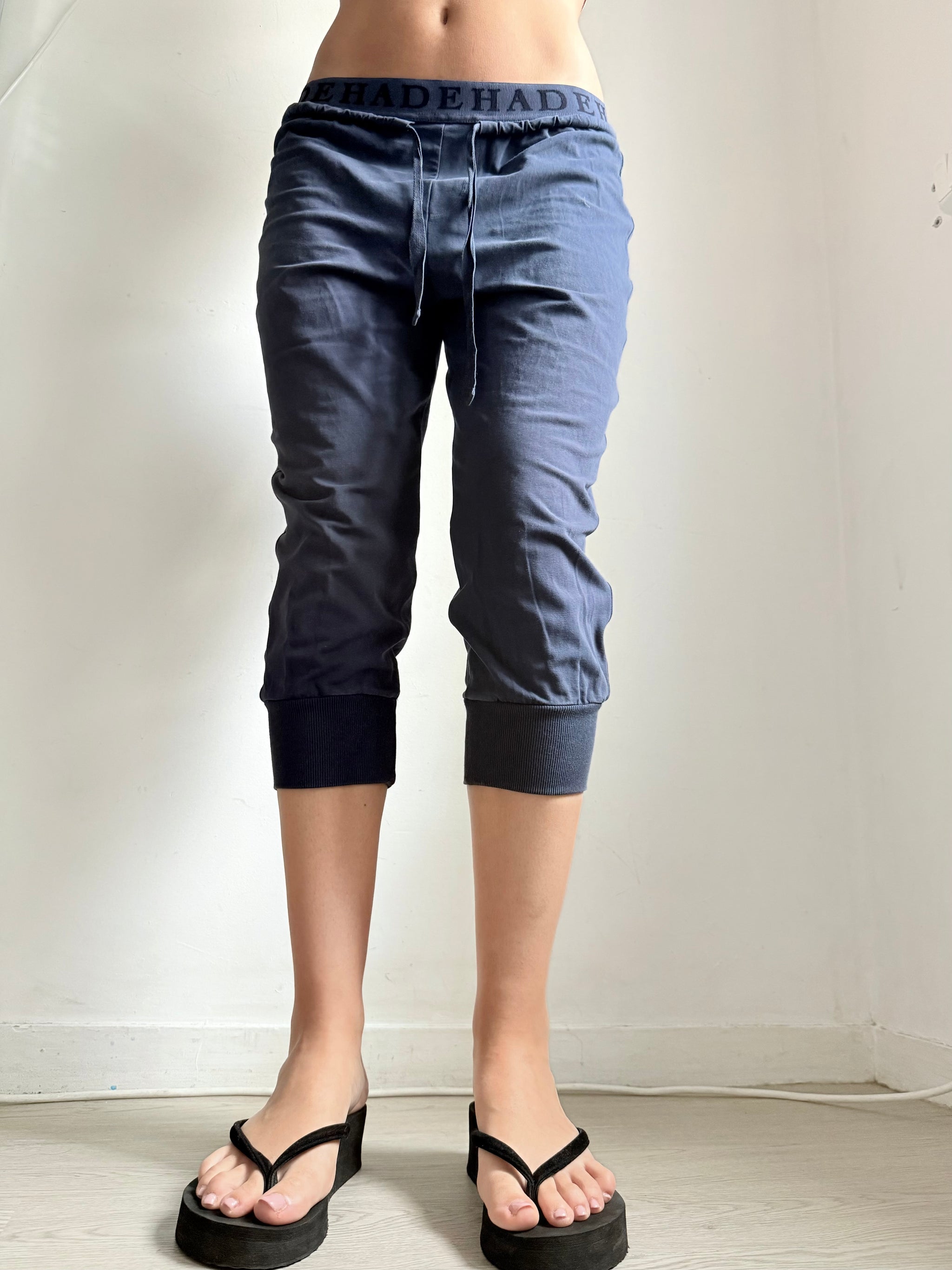 Navy cotton activewear capri pants (M)