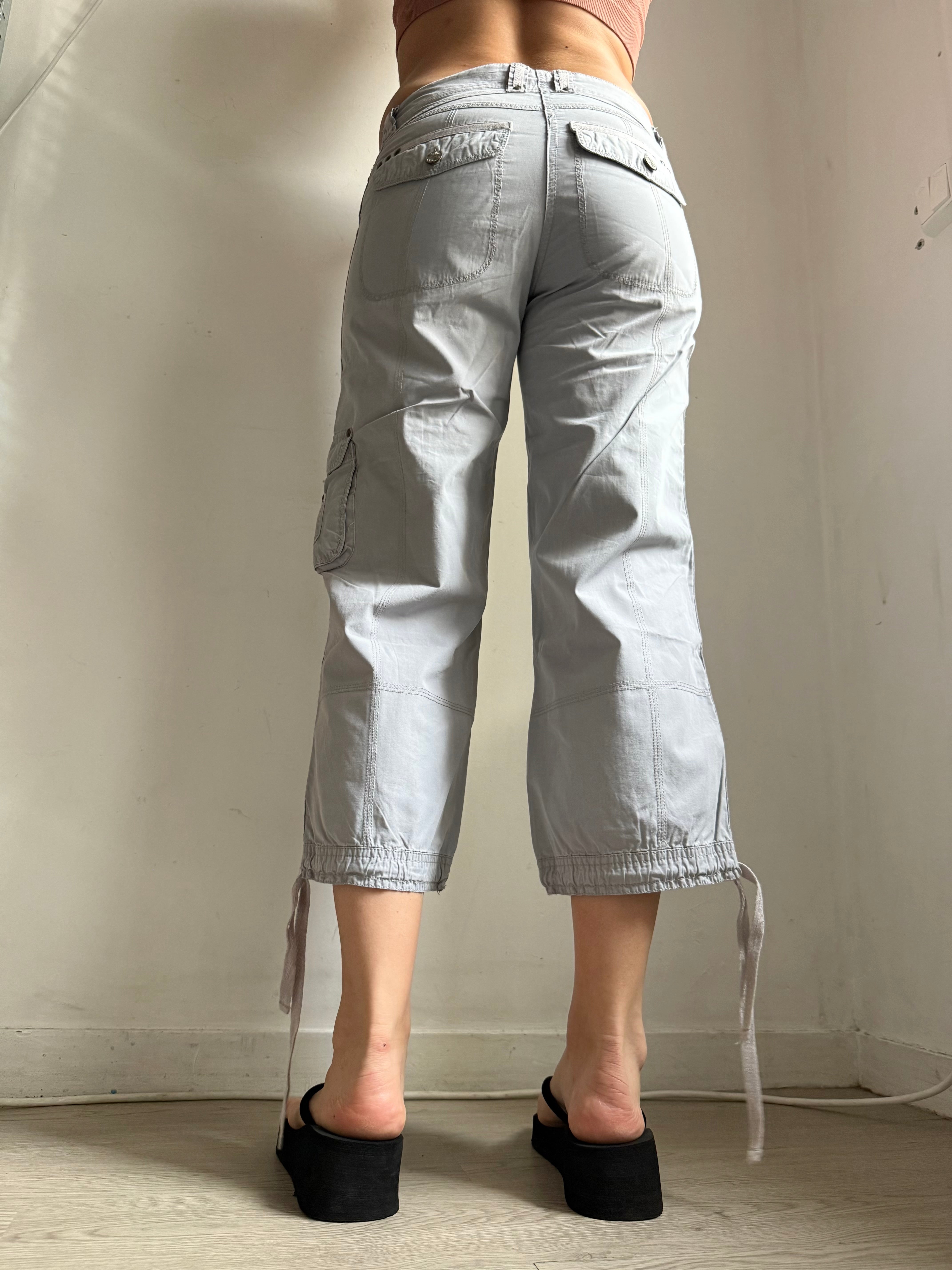Grey cotton cargo capri pants (M)