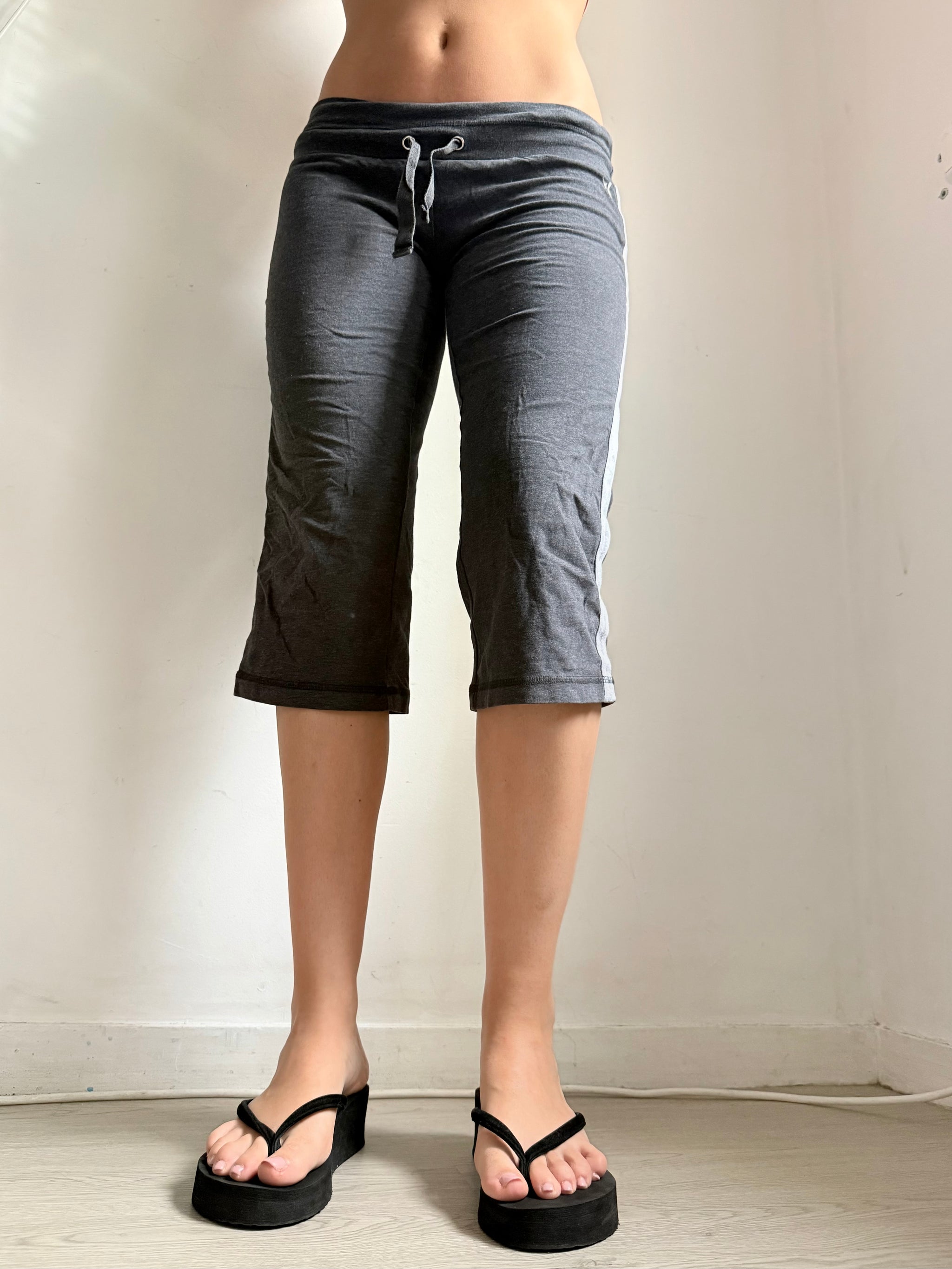 Grey cotton activewear capri pants (S)