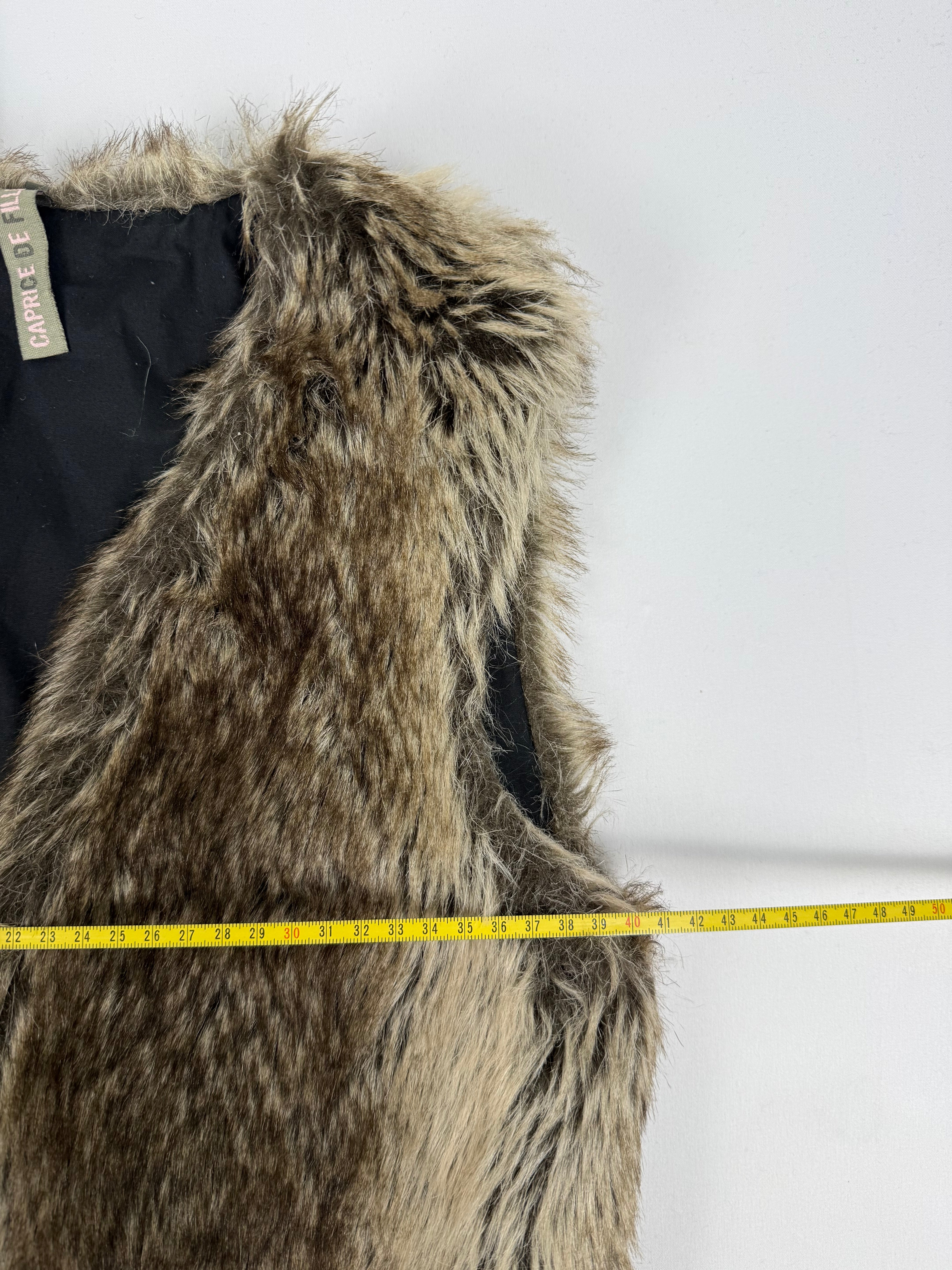 Beige faux fur sleeveless jacket (S)