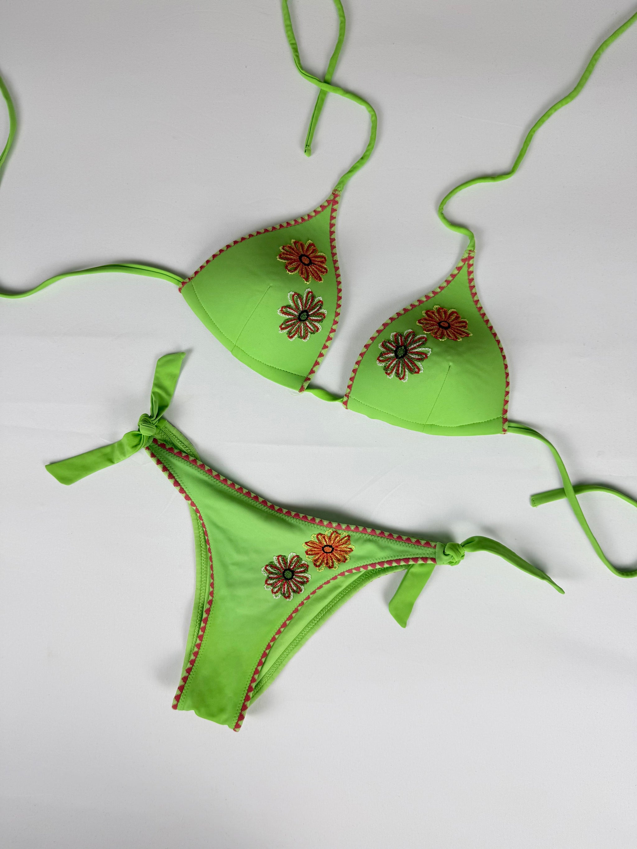 Green embroidered low rise bikini set (M)