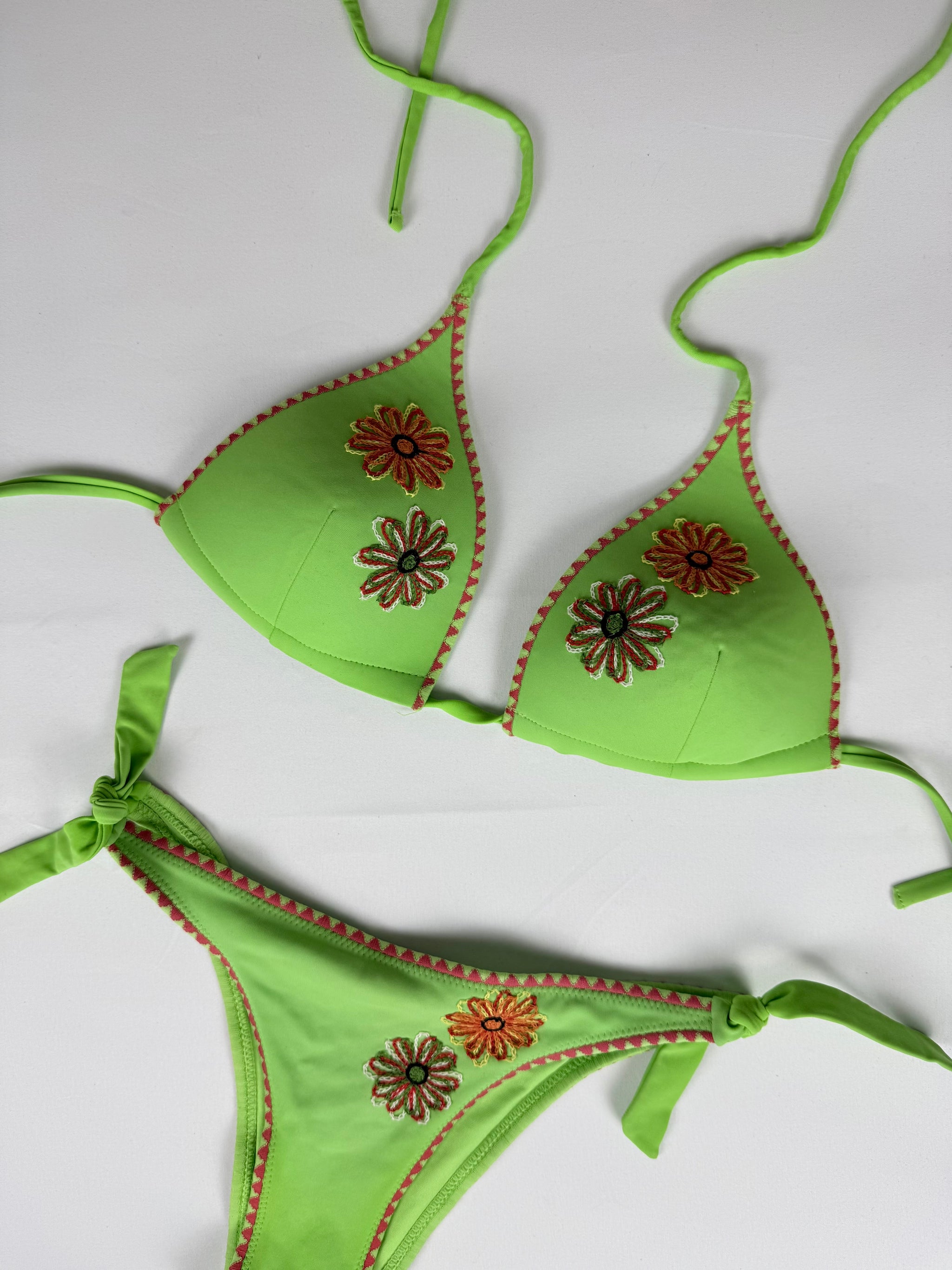 Green embroidered low rise bikini set (M)