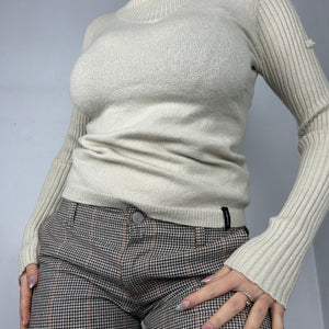 Beige turtleneck jumper (S/M)