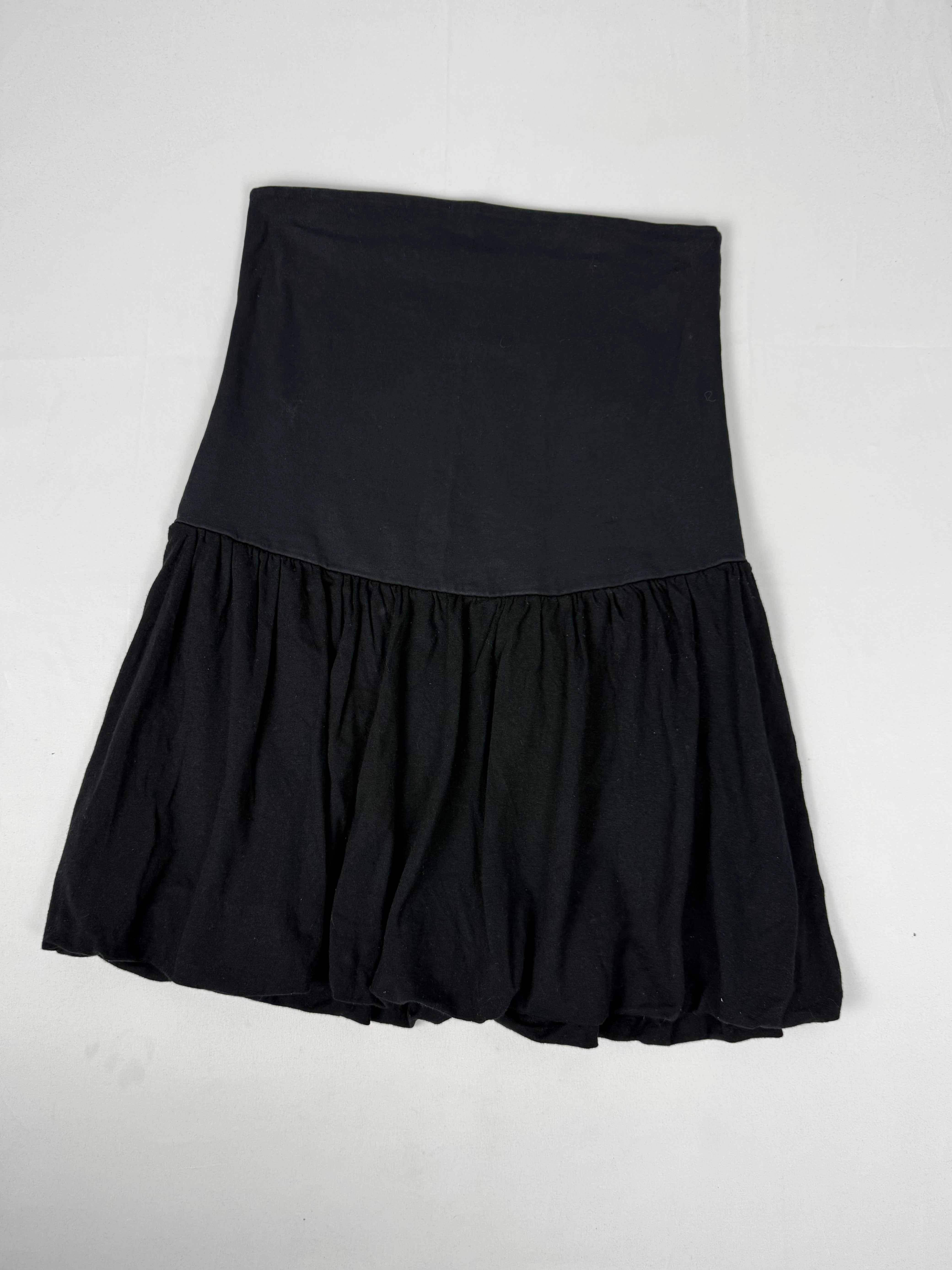 Black low rise pleated mini skirt (M)