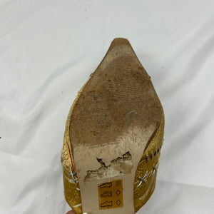 Beige pointed toes kitten heels (36)