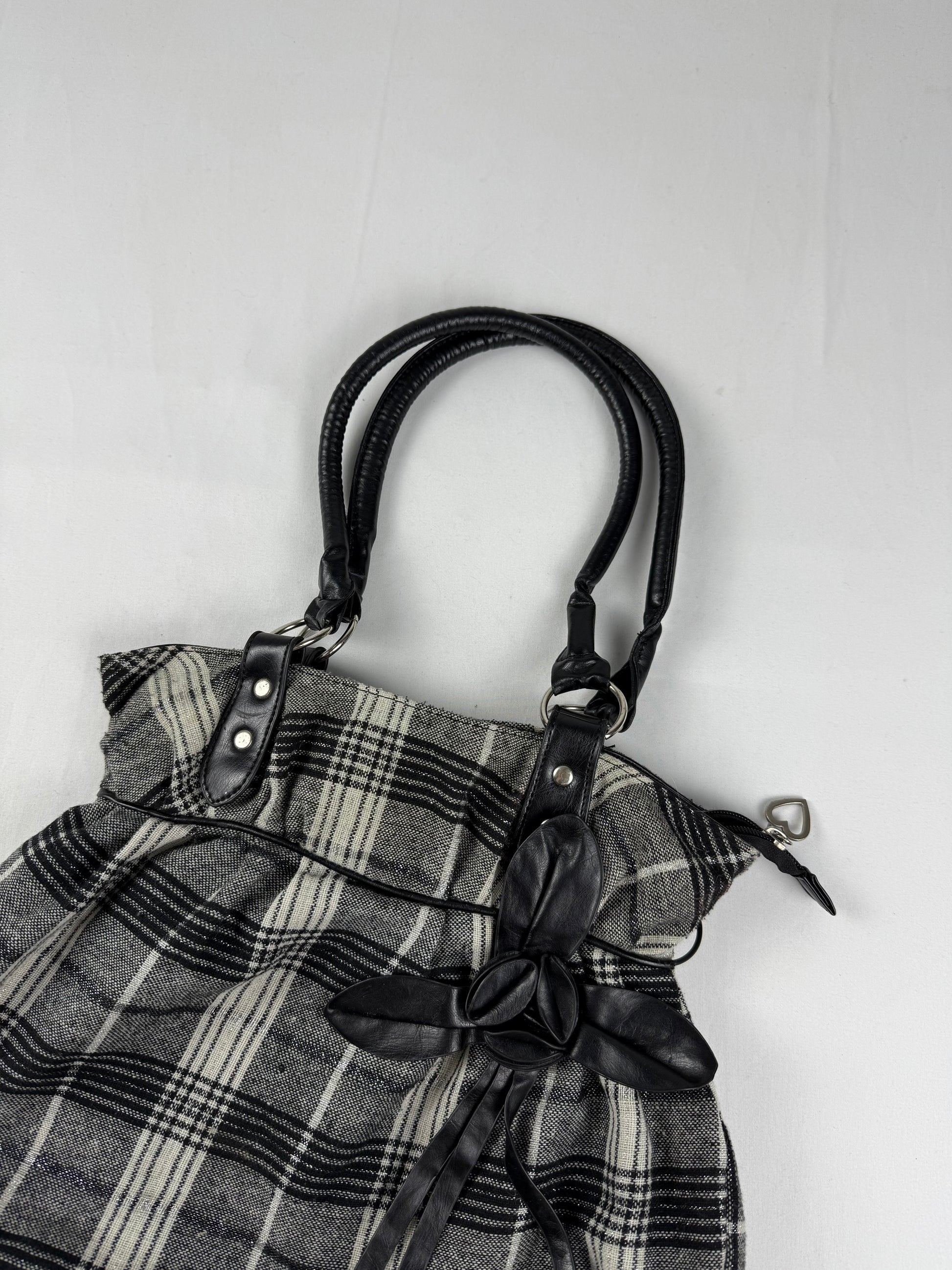 Grey check print shoulder bag (31x28 cm)