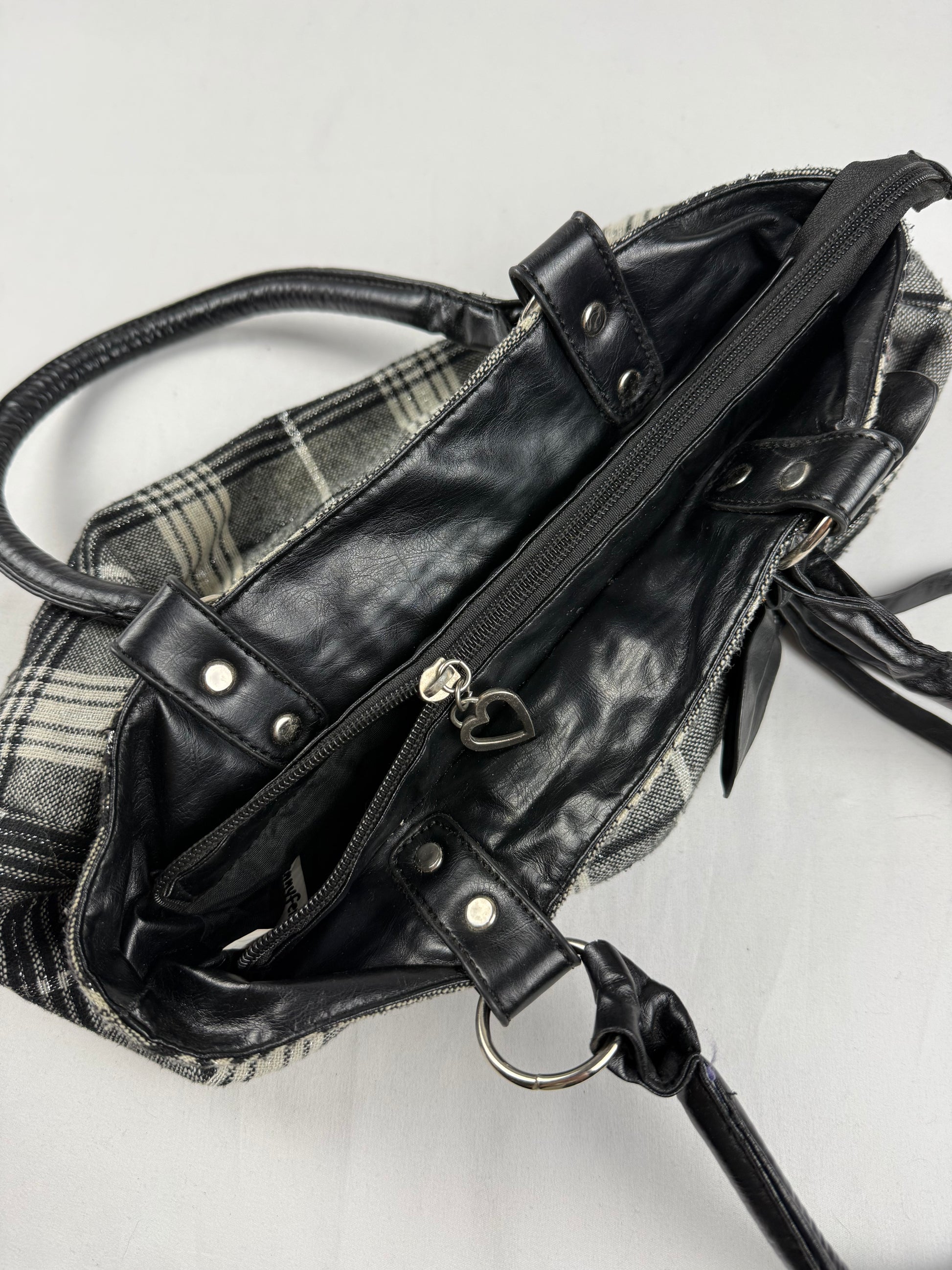 Grey check print shoulder bag (31x28 cm)