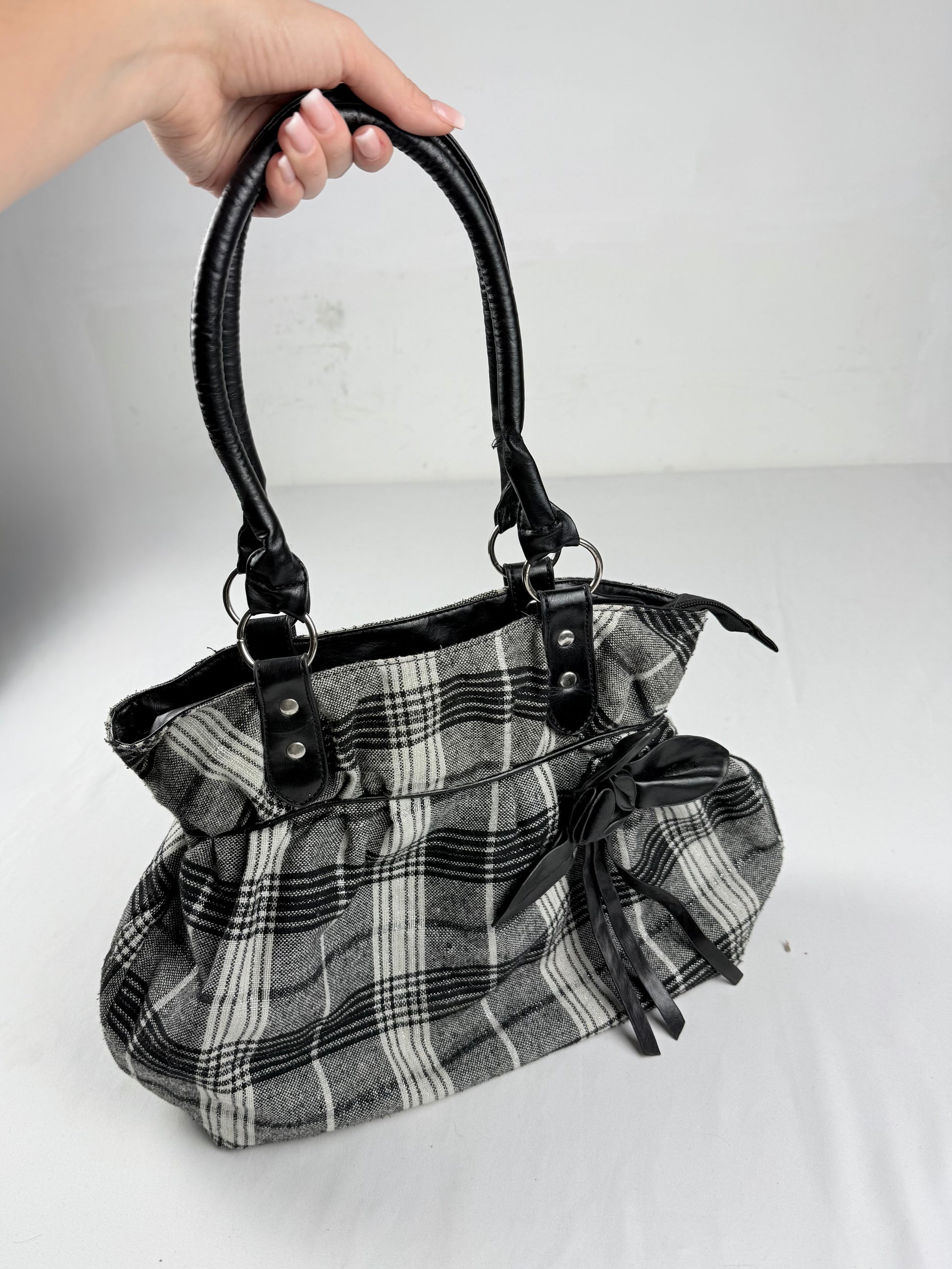 Grey check print shoulder bag (31x28 cm)
