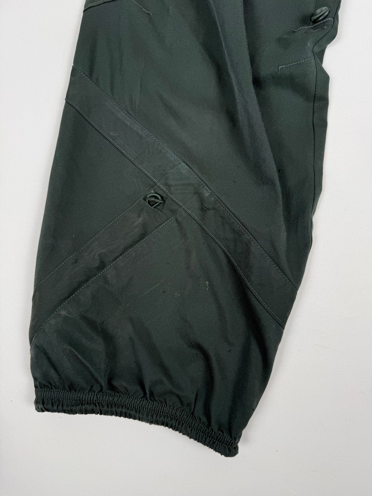Khaki low rise baggy pants (M)