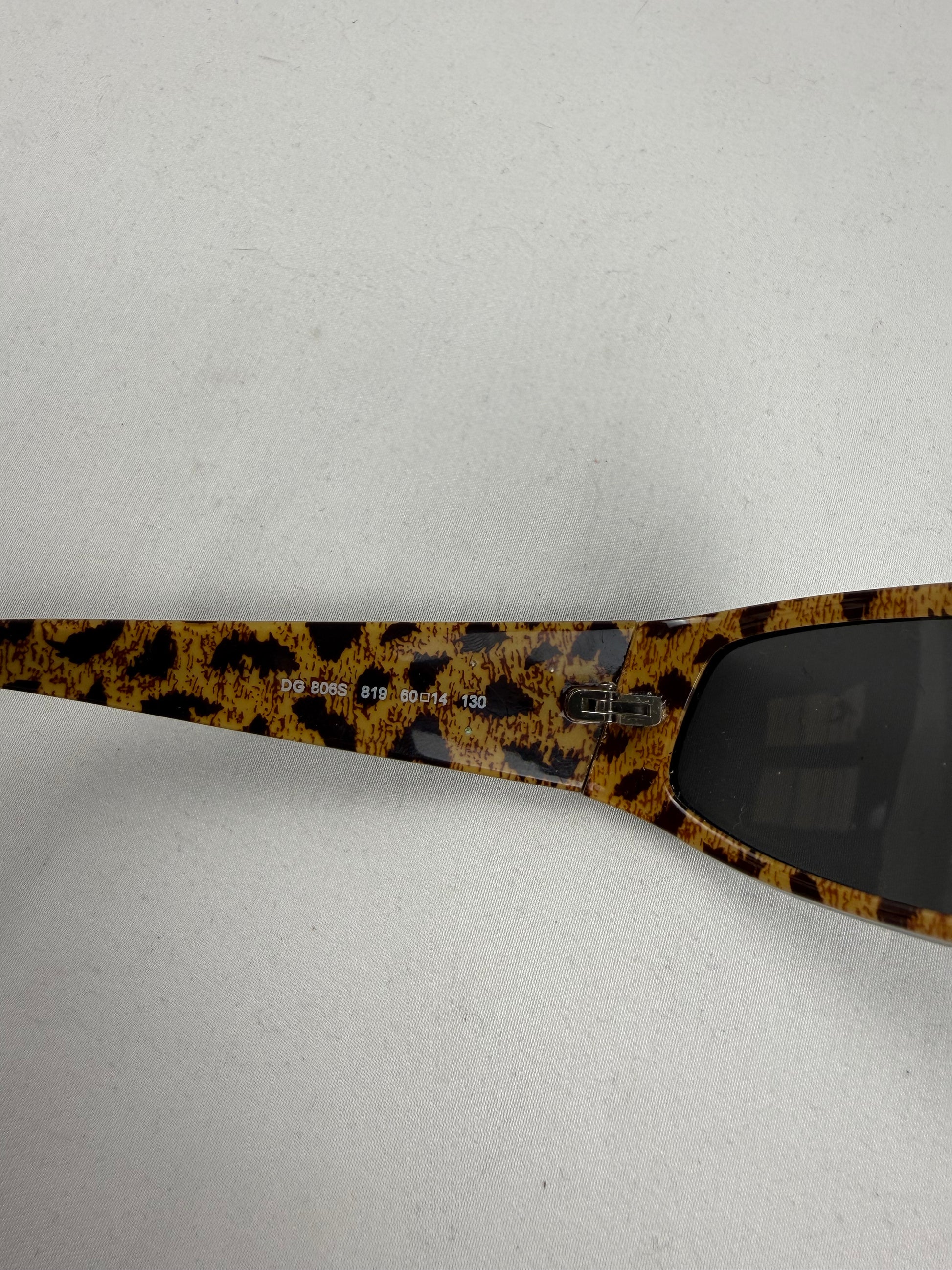 Black strass logo sunglasses