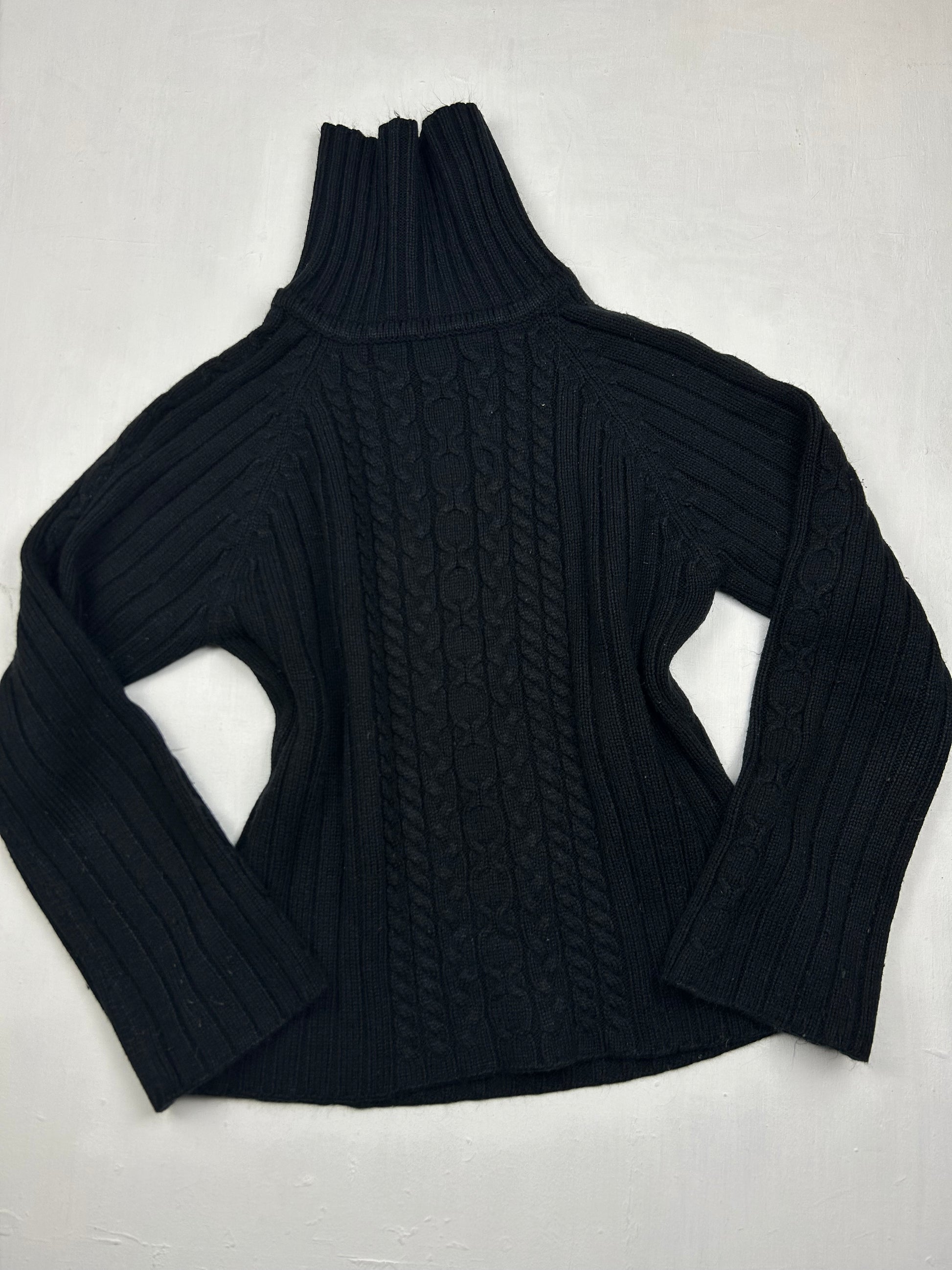 Black turtleneck jumper (S/M)
