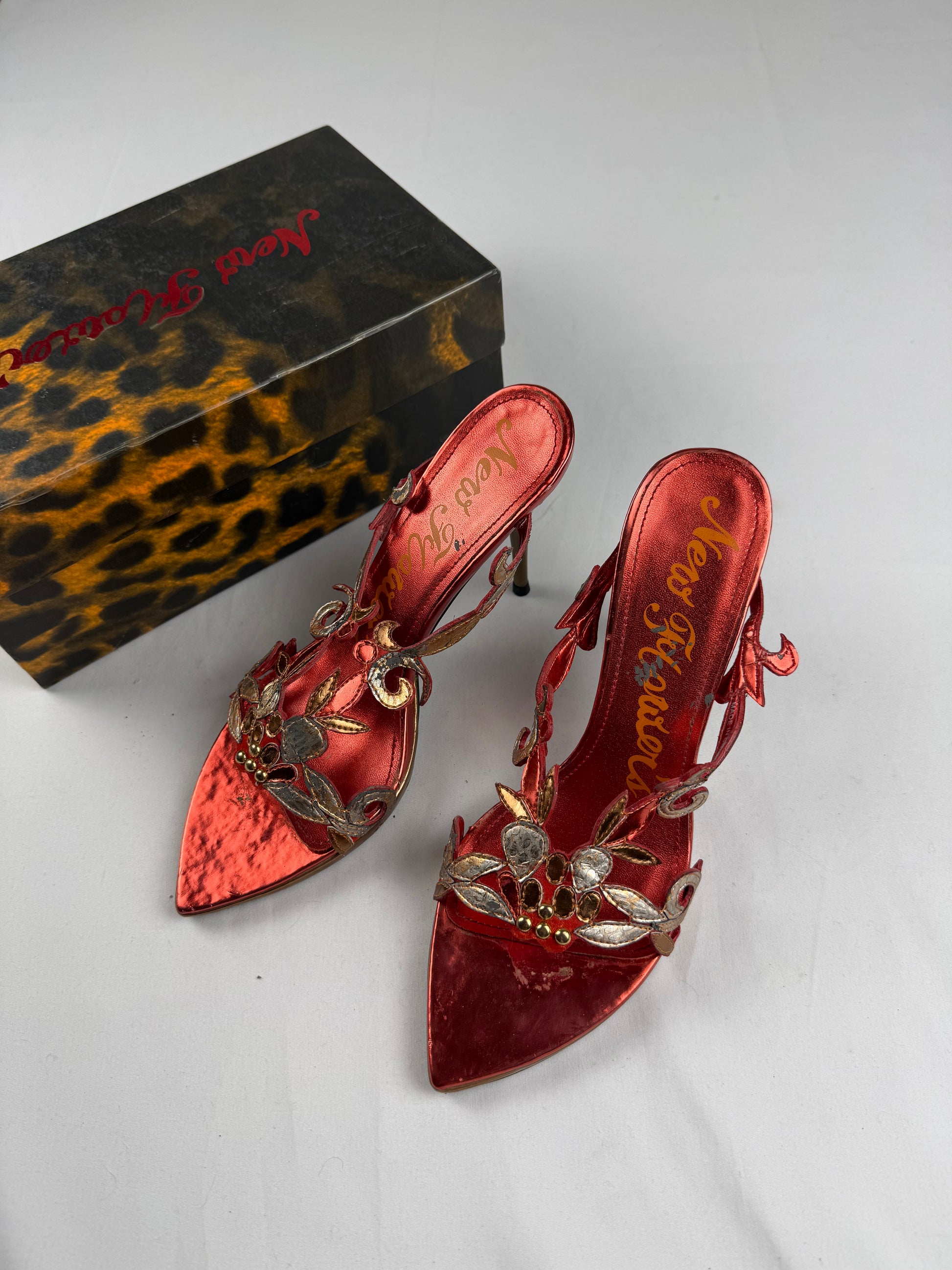 Red & gold embellished open toes heels (39)