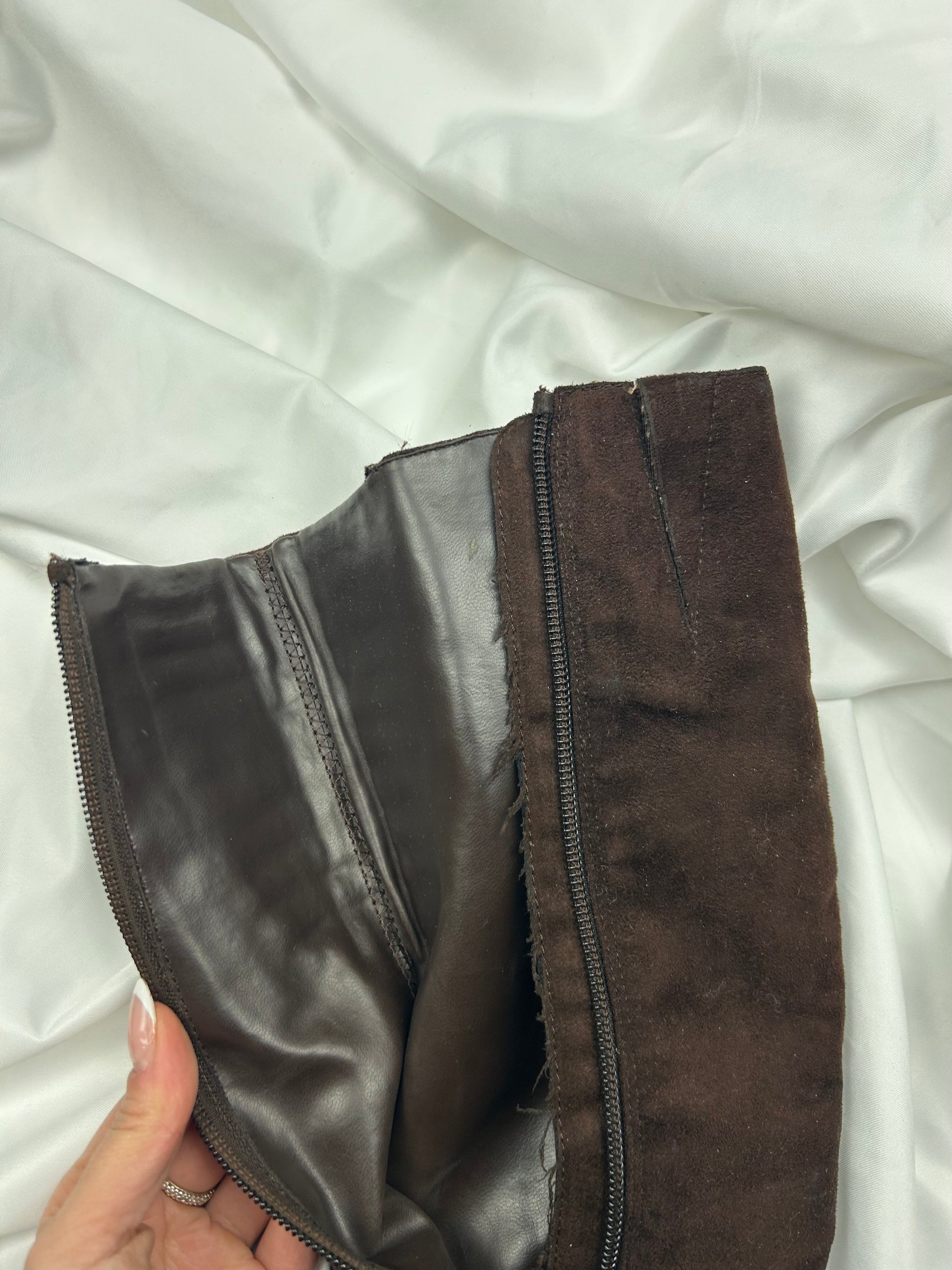 Brown  knee high suede pointed toes boots (37)
