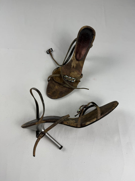 Brown & gold charms heels (39)