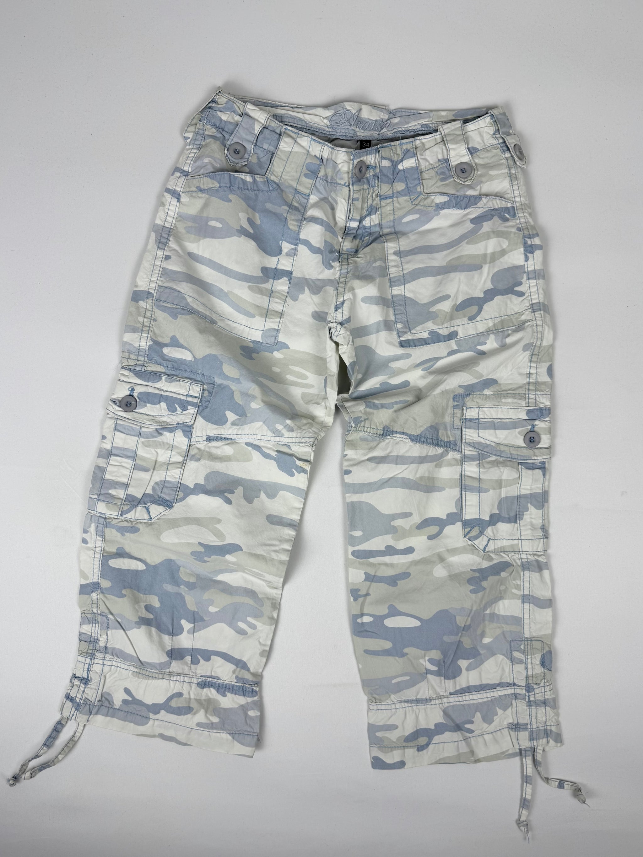 Blue camo print cargo capri pants (XS)
