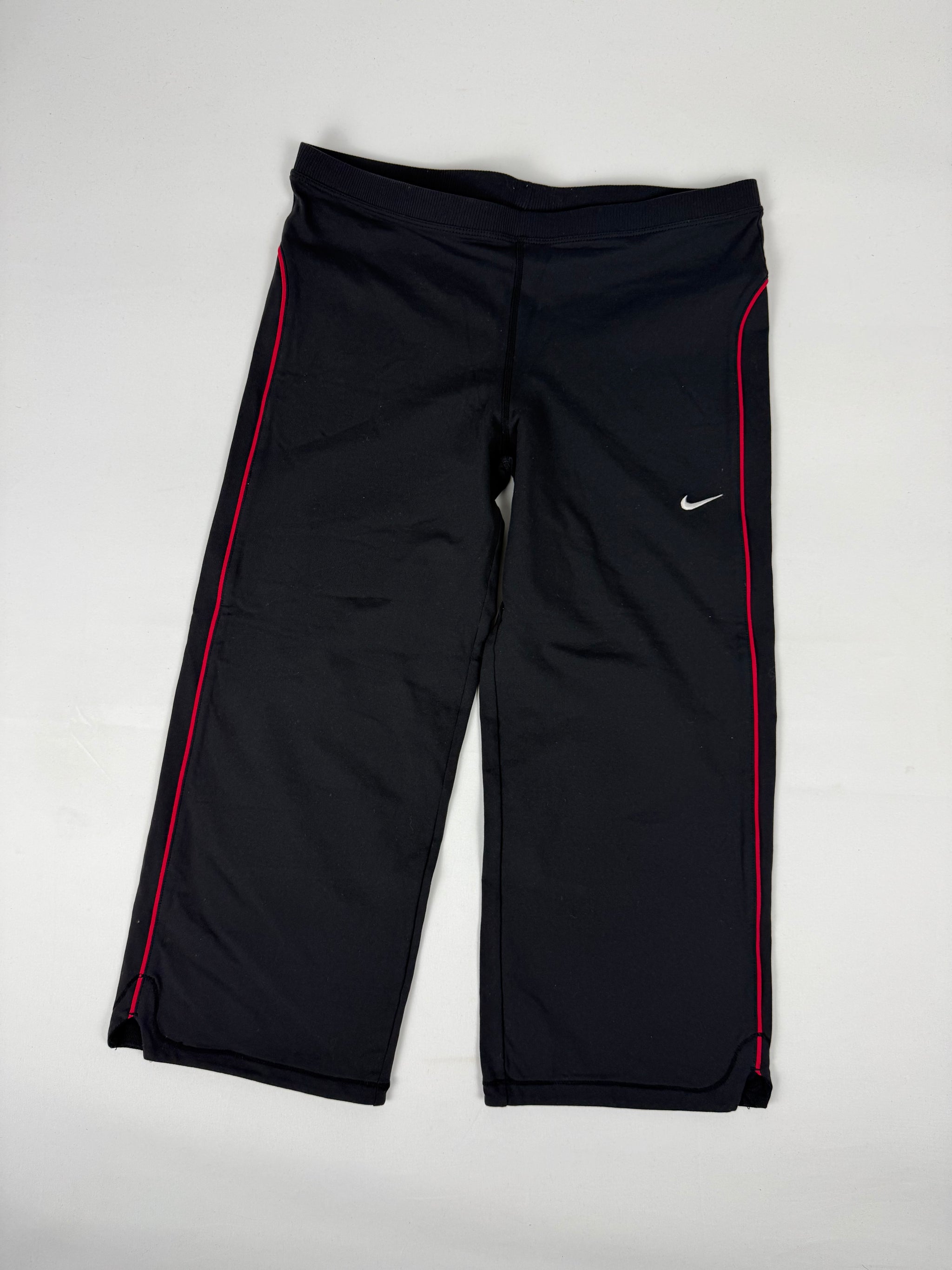 Black activewear capri pants