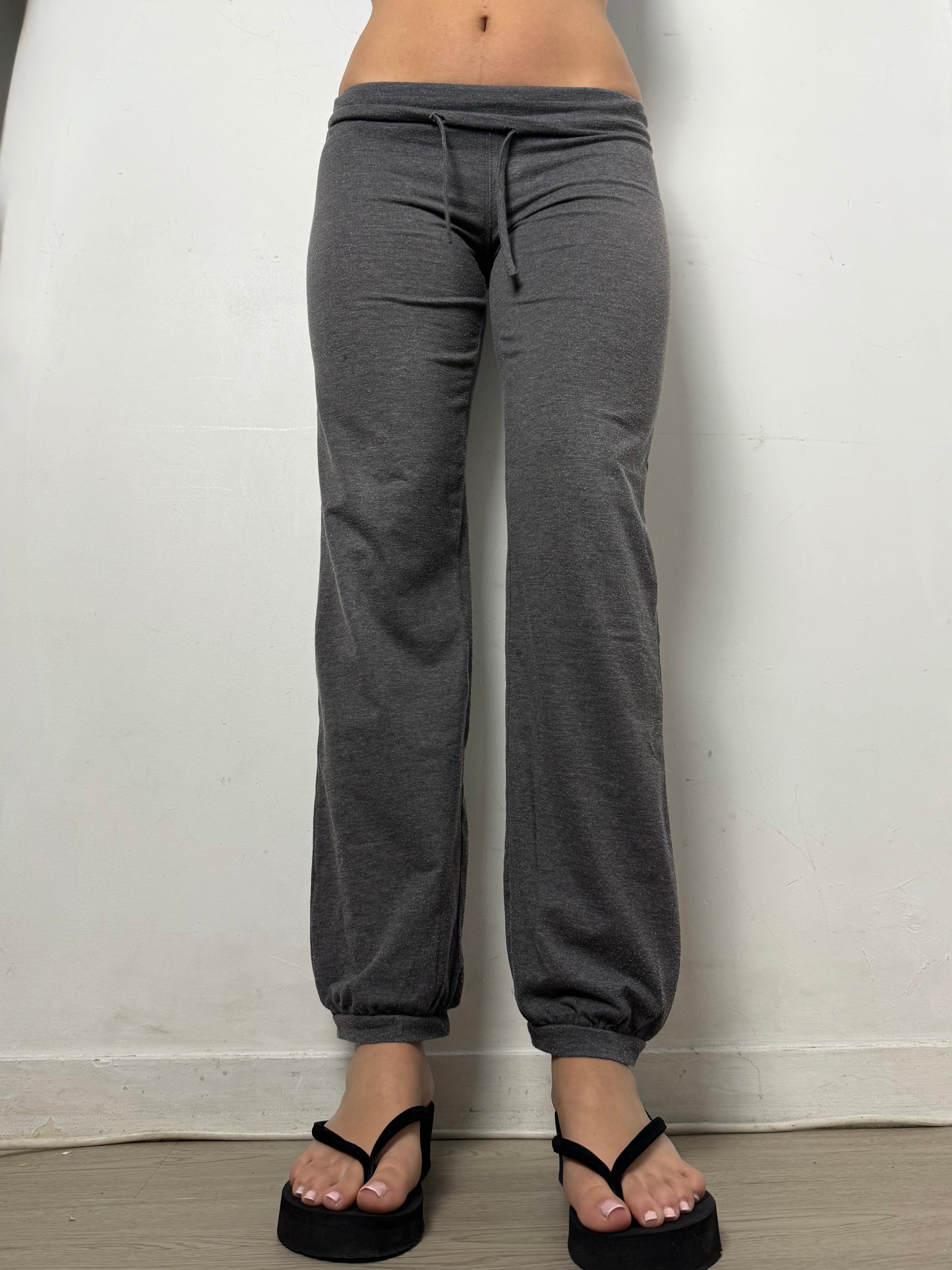 Grey low rise activewear pants (XS)