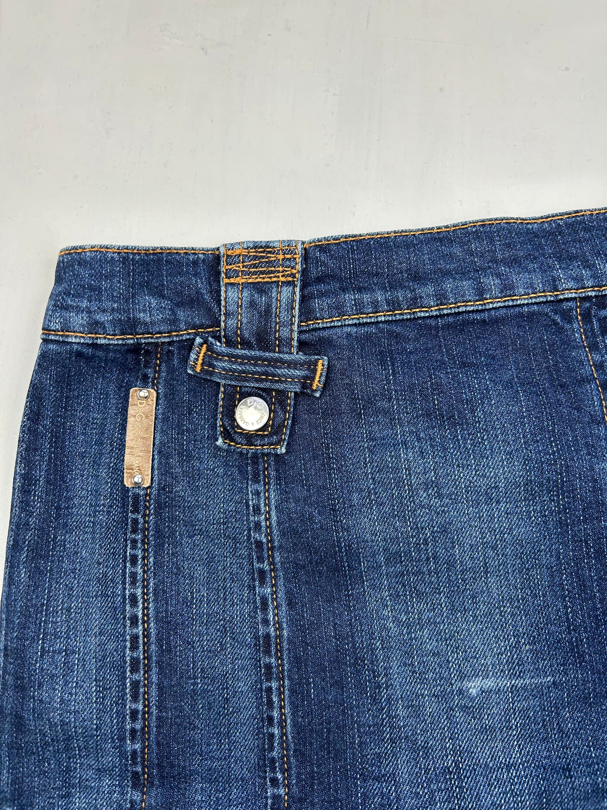 Blue denim logo low rise pleated mini skirt (S)