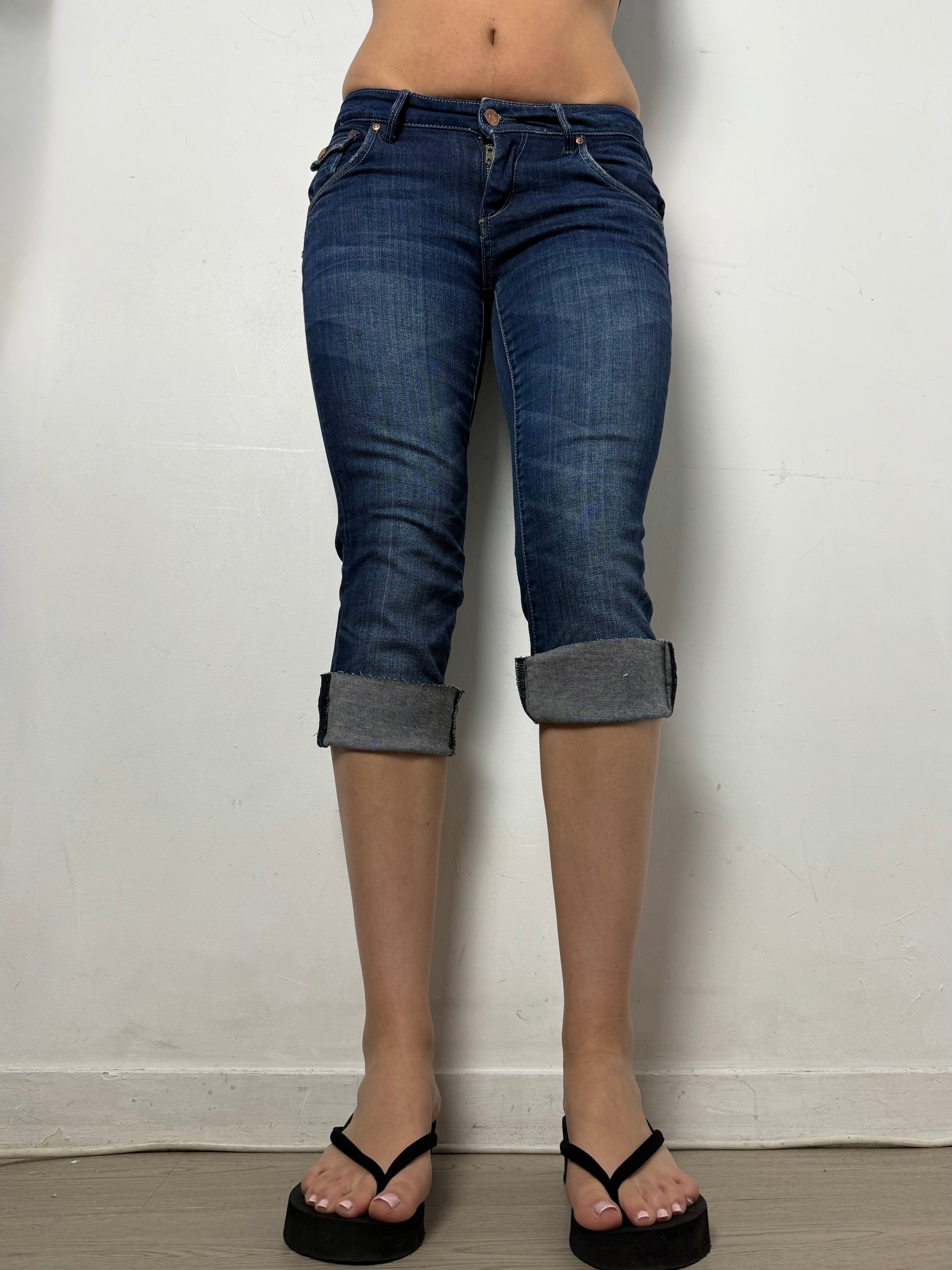 Navy denim low rise capri pants (S)