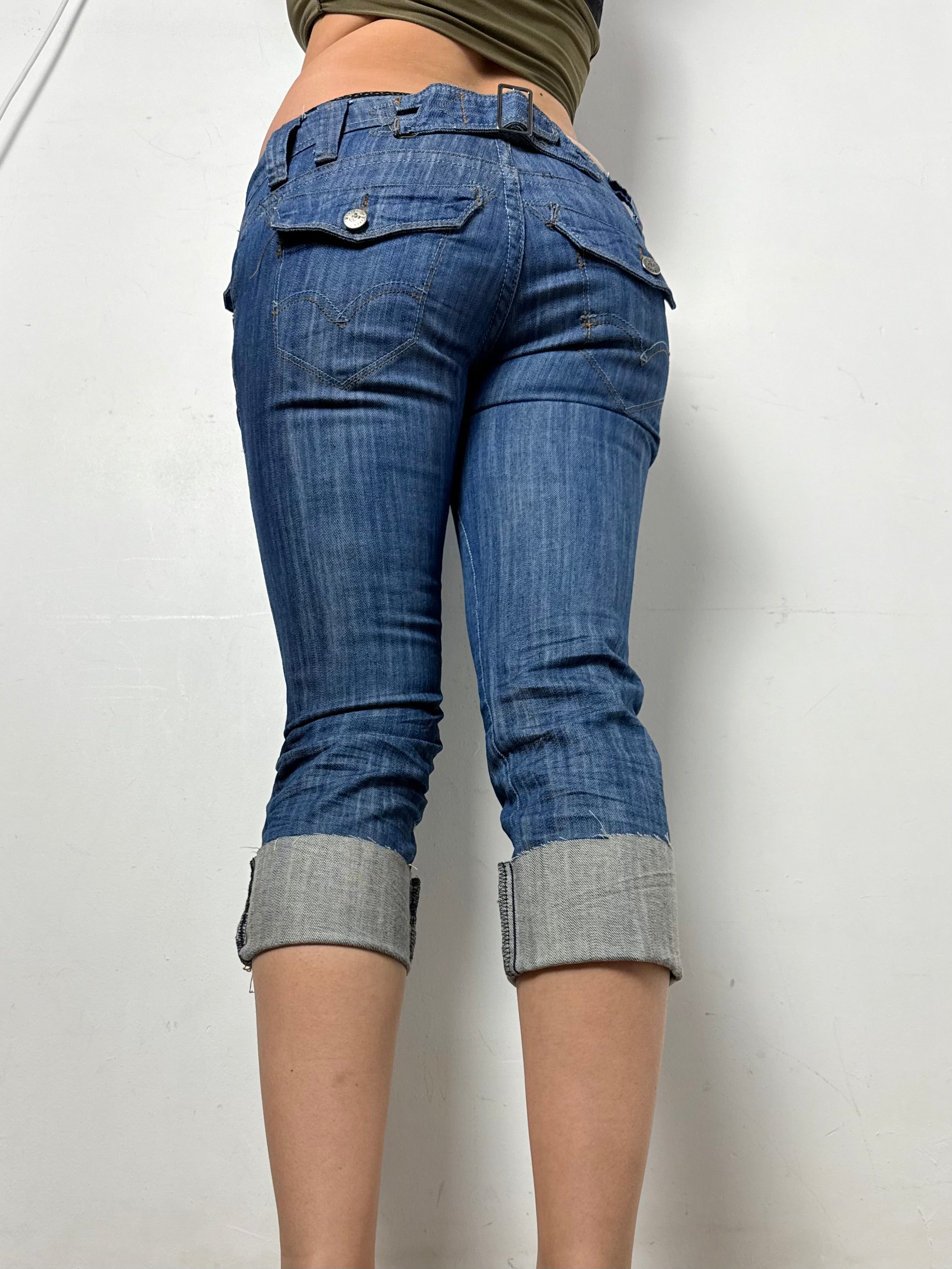 Blue denim low rise capri pants (XS)